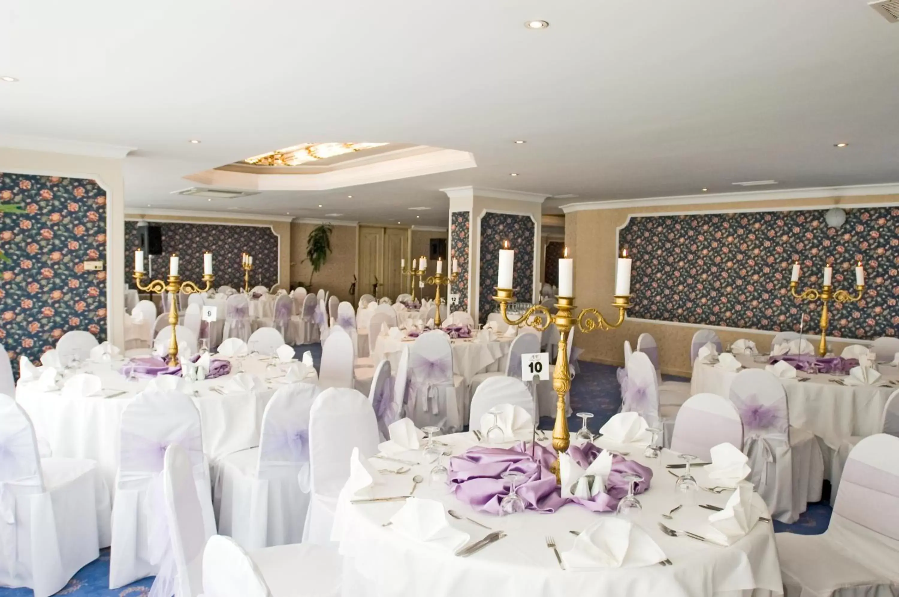 Restaurant/places to eat in Apart Hotel Best Restaurant/places to eat in Apart Hotel Best