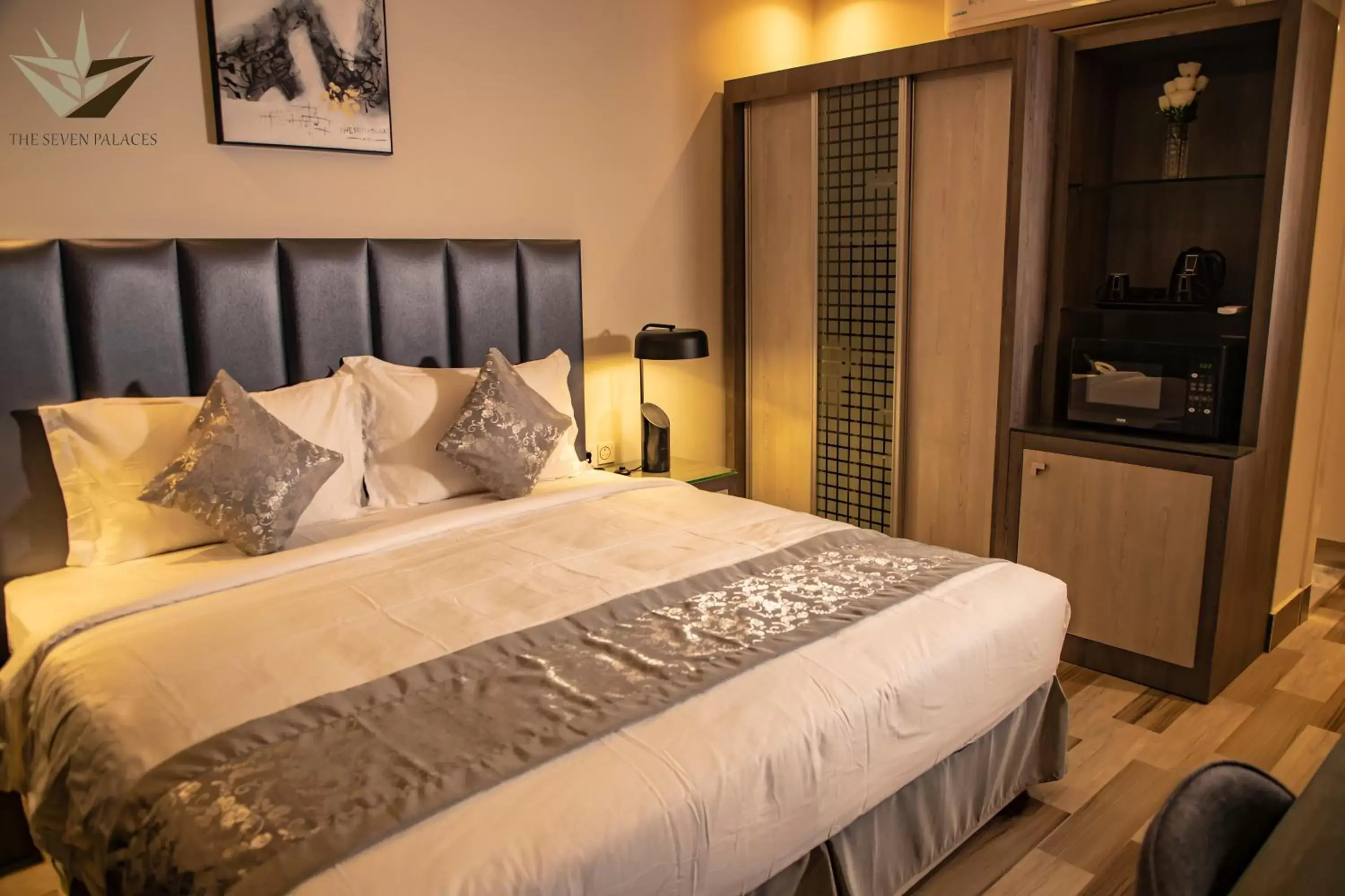 Property building, Bed in Seven Palaces Property building, Bed in Seven Palaces