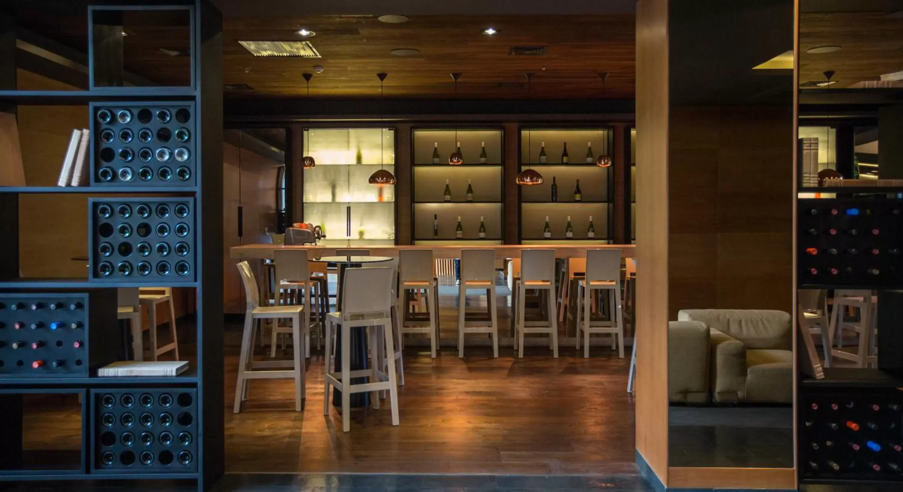 Lounge or bar, Restaurant/Places to Eat in Solace Hotel Santiago