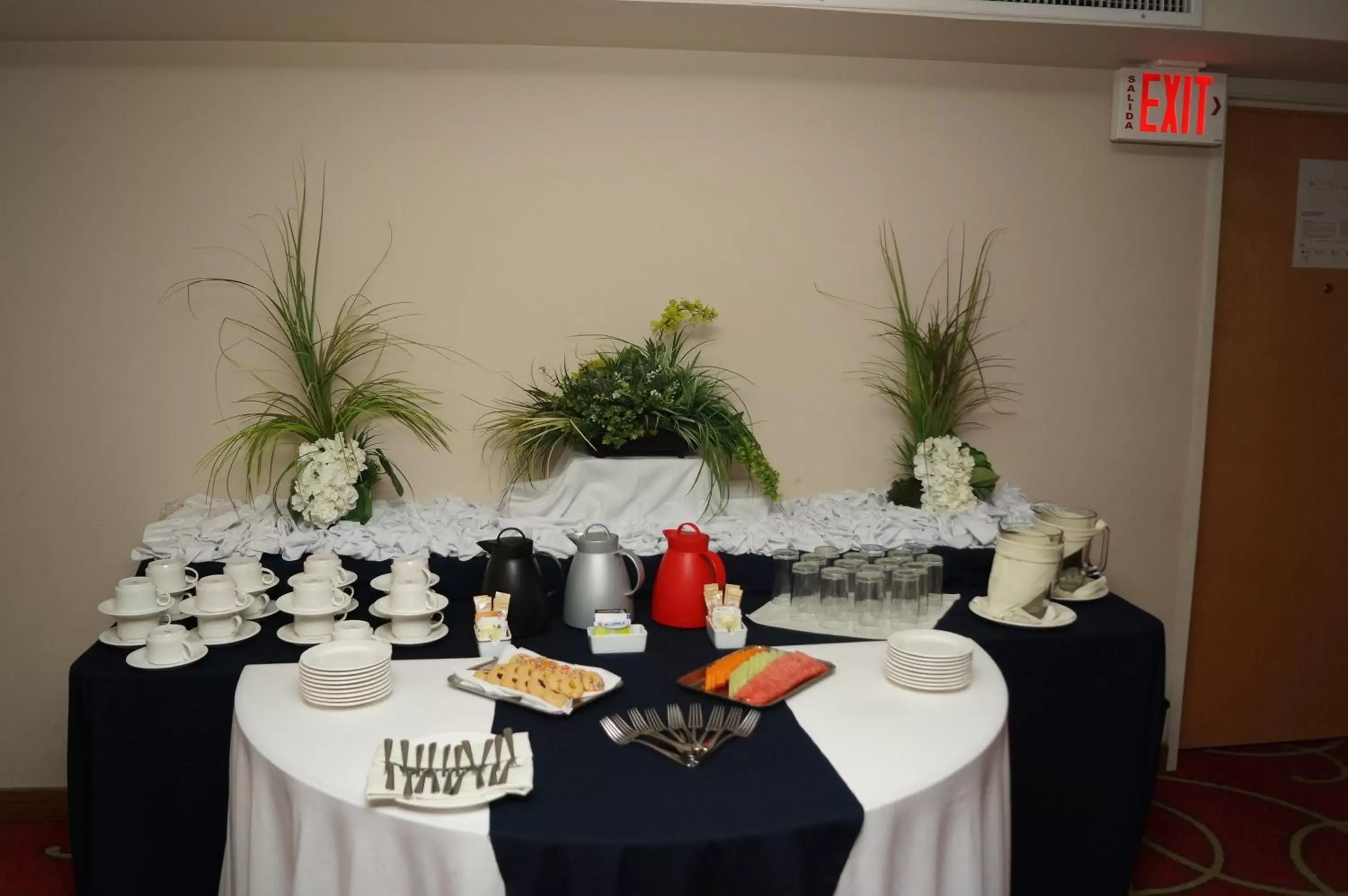 Meeting/conference room in Holiday Inn Tuxpan - Convention Center, an IHG Hotel