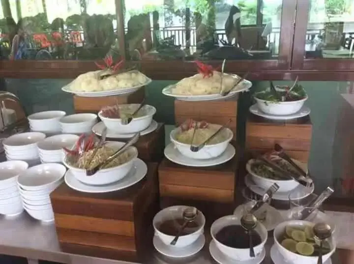 Restaurant/places to eat in Bansaeo Garden and Resort