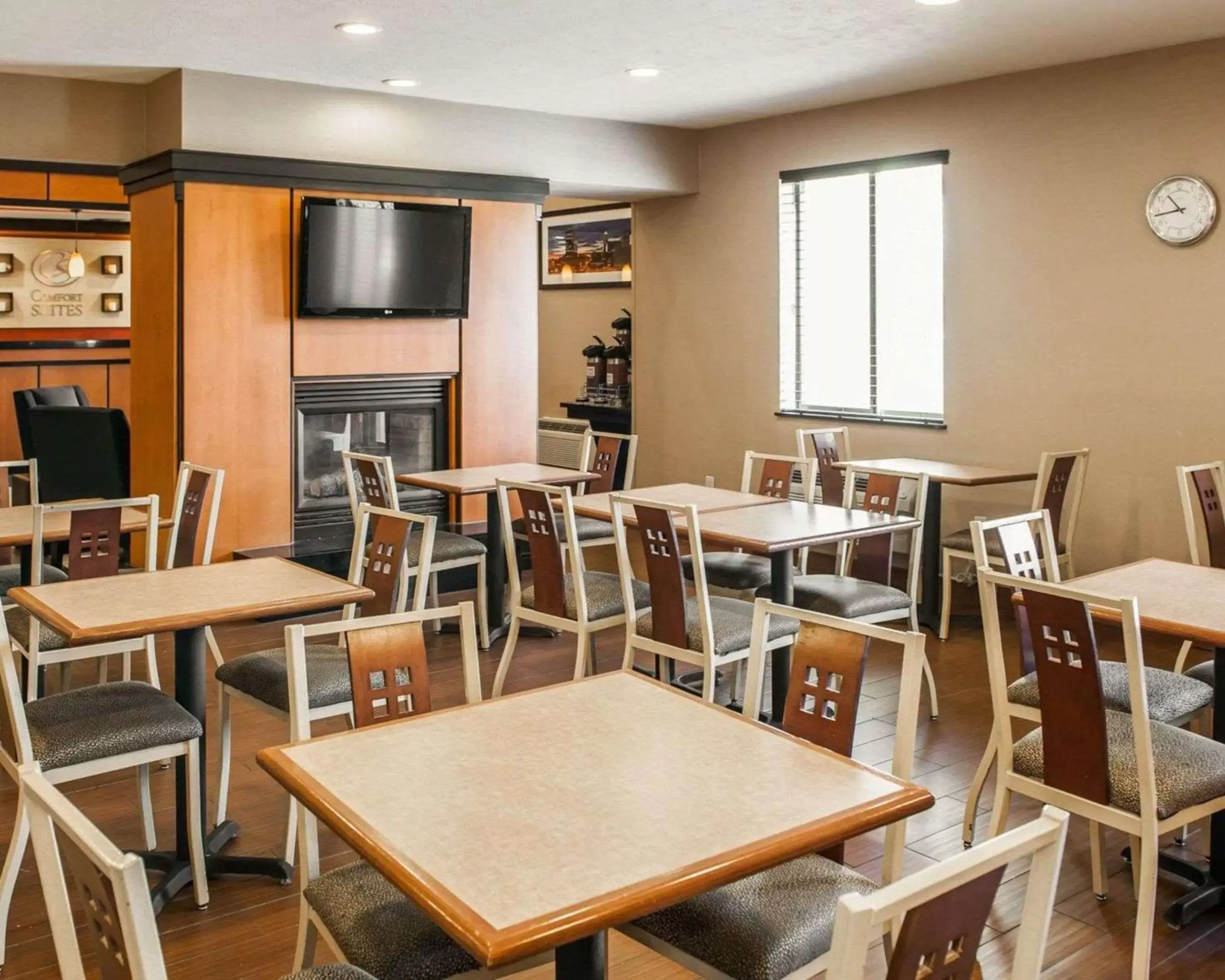 Restaurant/Places to Eat in Quality Suites NE Indianapolis Fishers