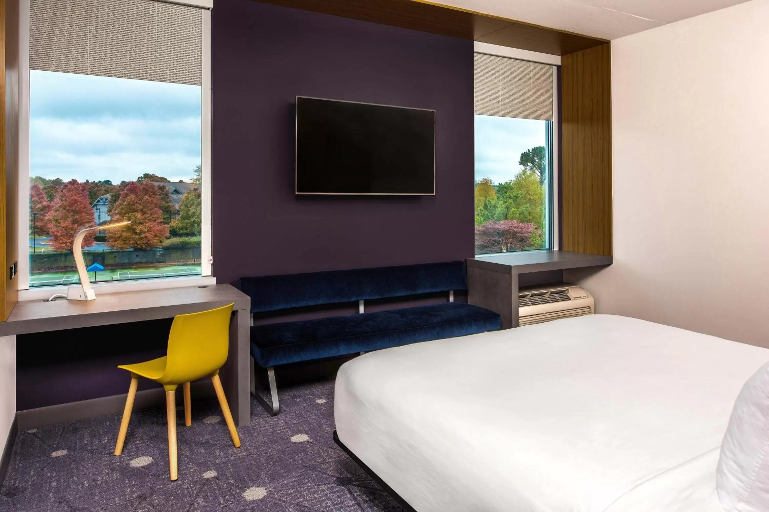 King Room with Adapted Tub - Mobility and Hearing Accessible in Aloft Charlotte Ballantyne