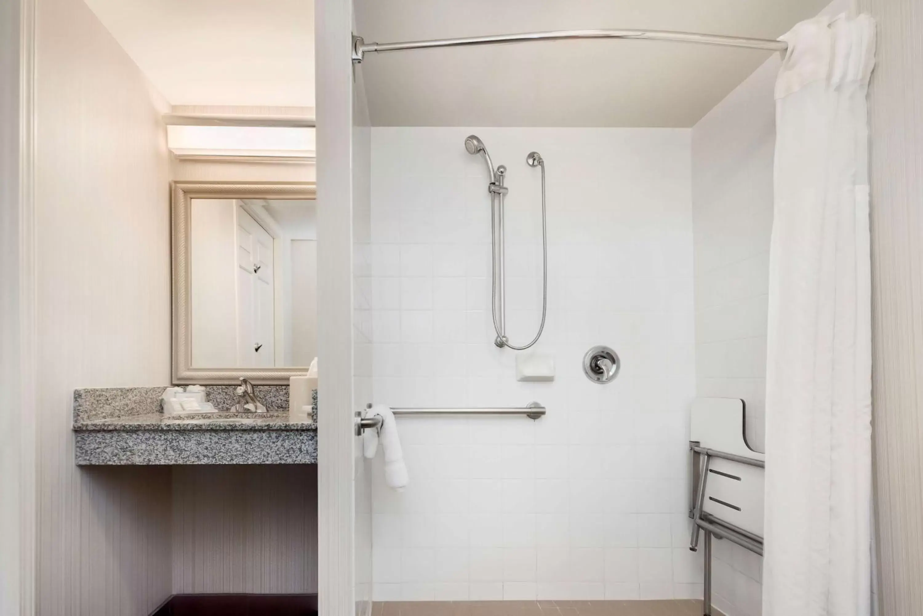 Shower, Bathroom in Hilton Garden Inn Hoffman Estates