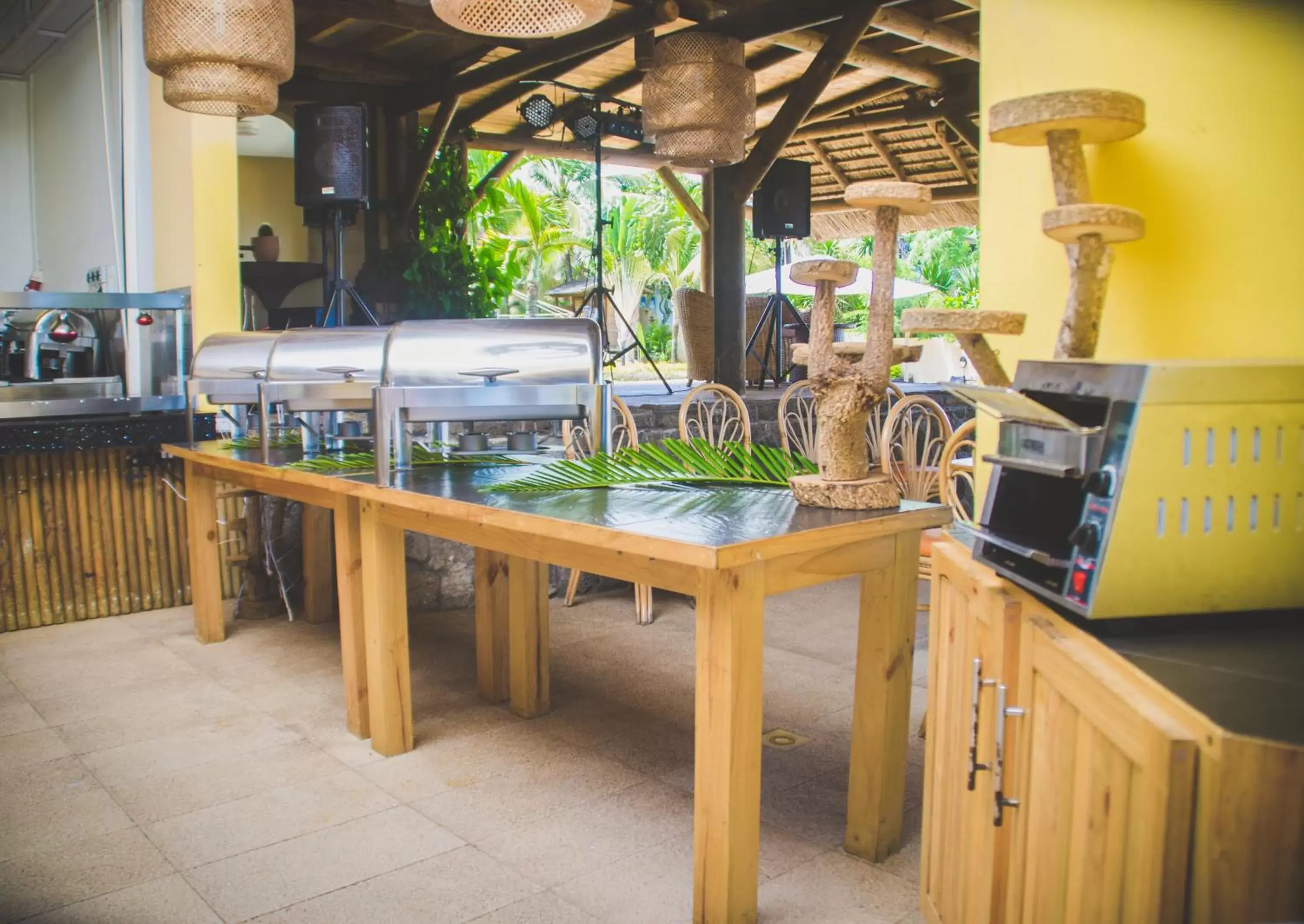 Restaurant/places to eat in Sunset Reef Resort & Spa Restaurant/places to eat in Sunset Reef Resort & Spa