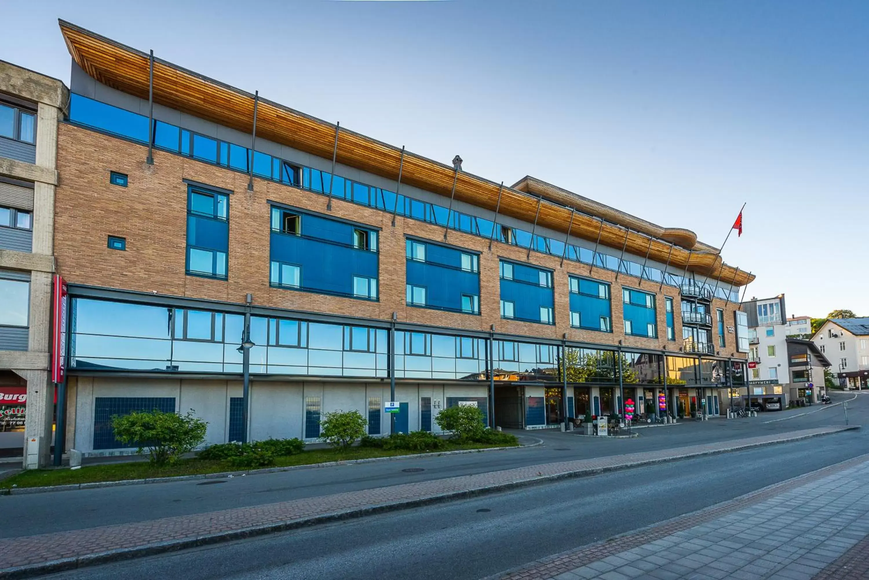 Facade/entrance, Property Building in Thon Hotel Harstad