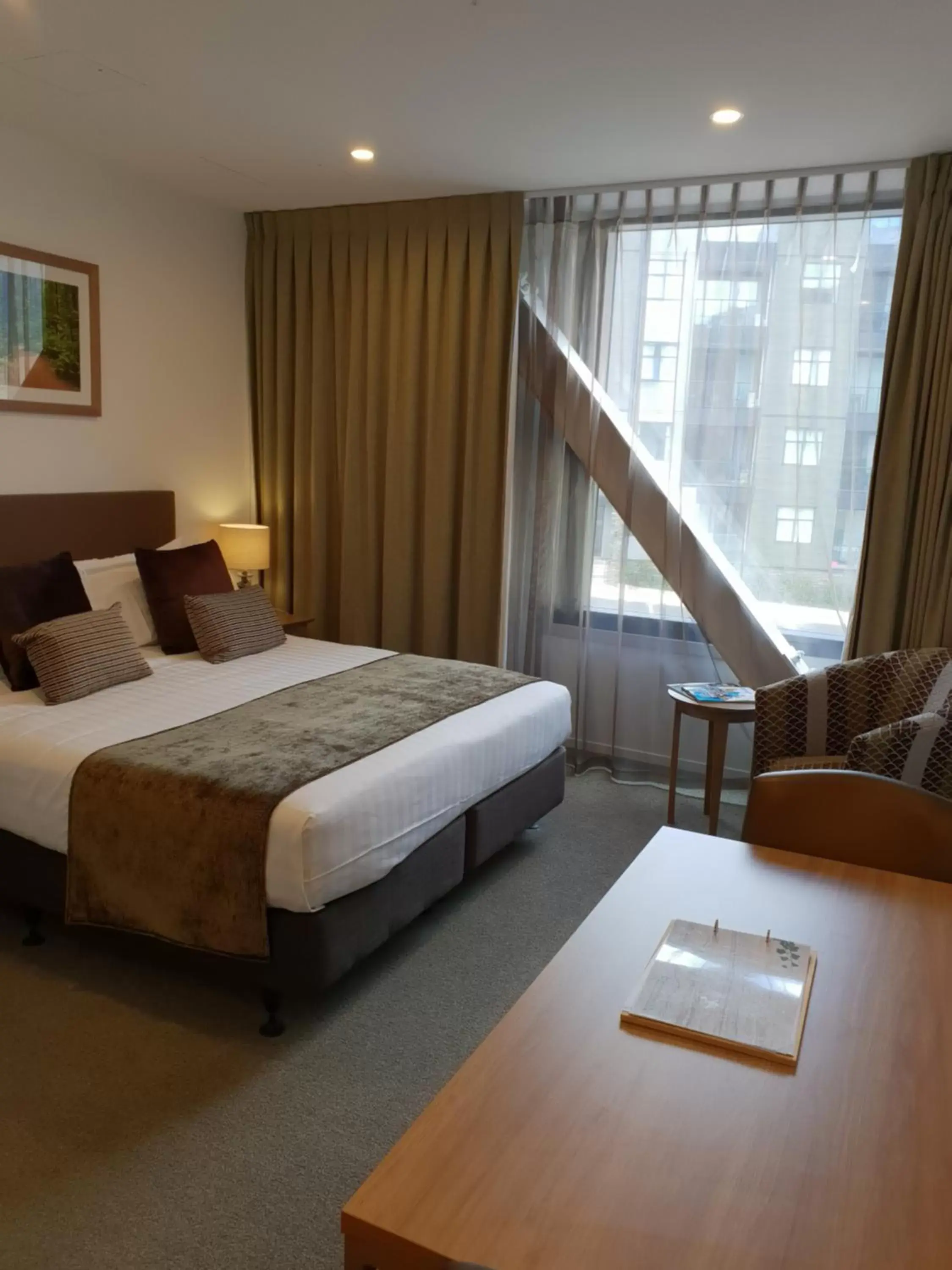 Photo of the whole room, Bed in Wyndham Garden Queenstown