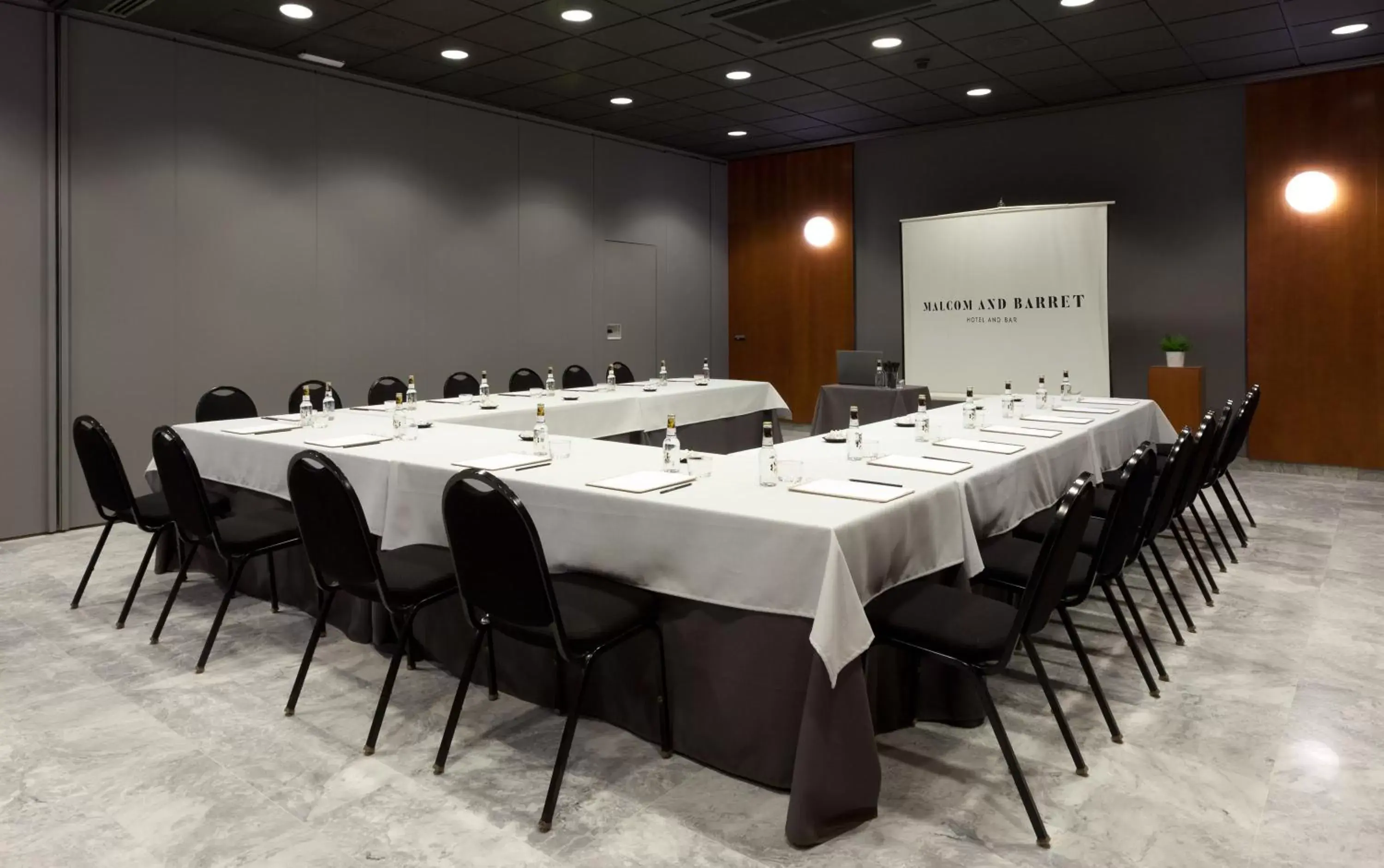 Business facilities in Hotel Malcom and Barret