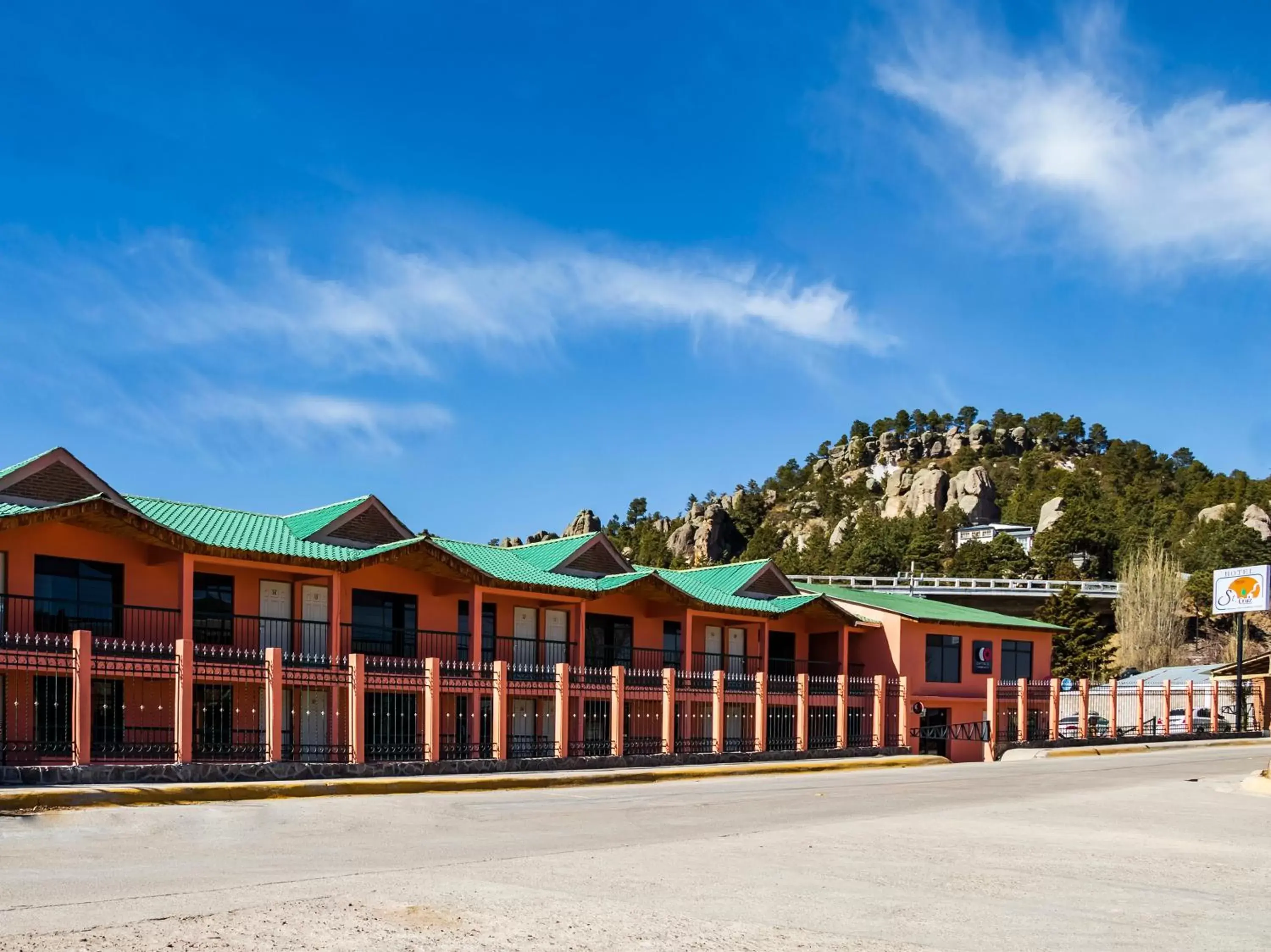 Facade/entrance, Property Building in Paraje Santa Cruz