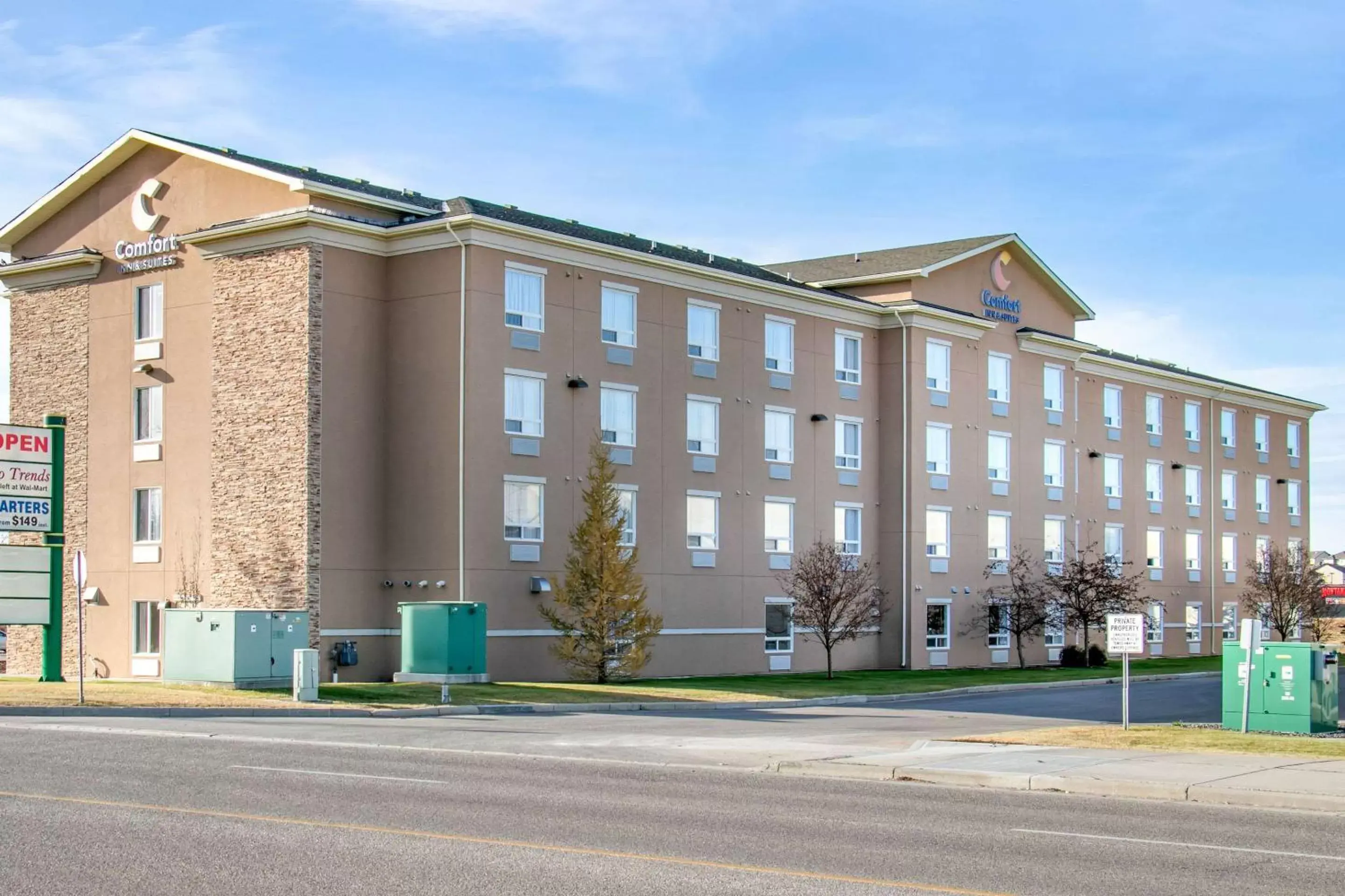 Property Building in Comfort Inn & Suites Airdrie