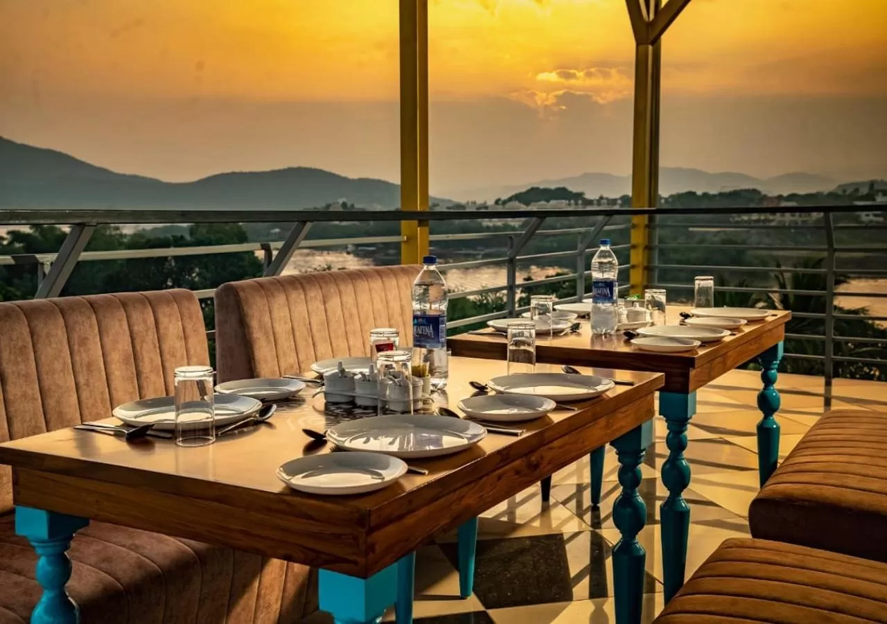 AAJ HAVELI - Pichola Lake Facing Hotel