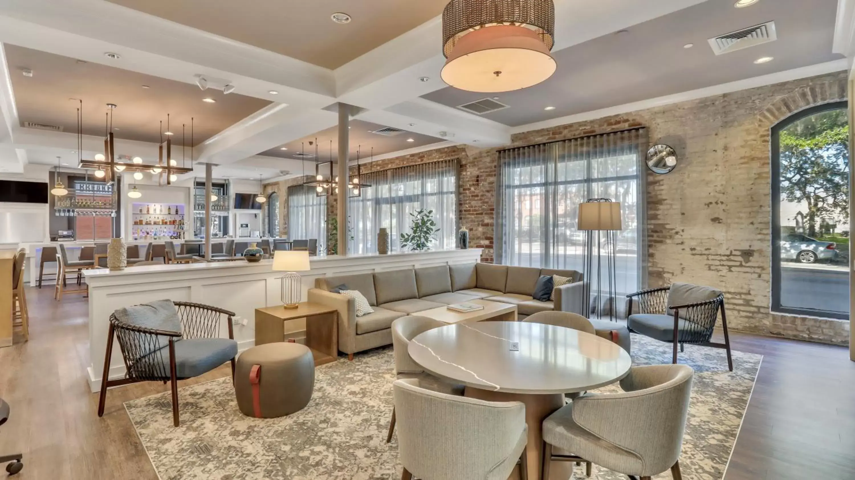 Property building, Lounge/Bar in Staybridge Suites Savannah Historic District, an IHG Hotel