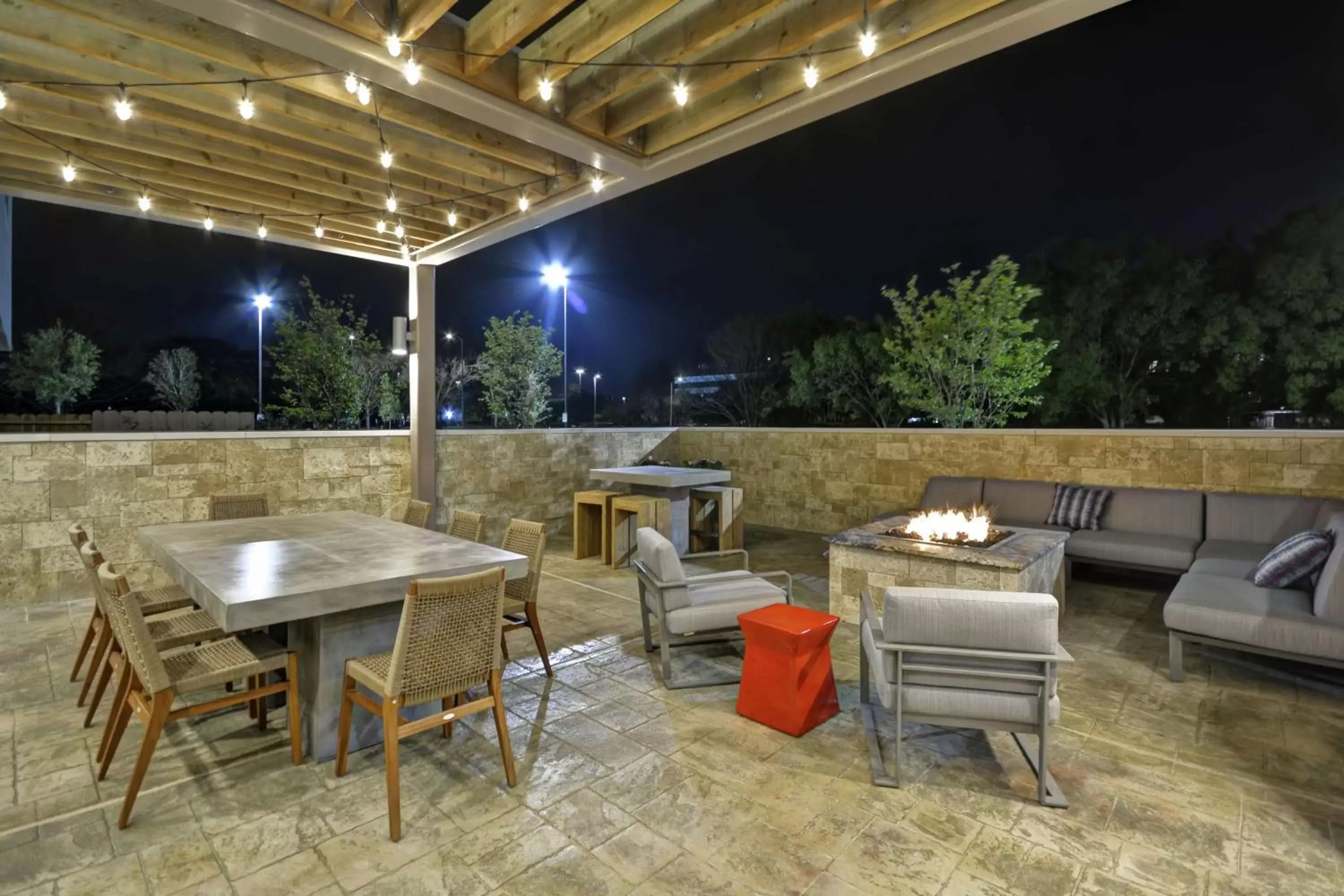 Patio, Restaurant/Places to Eat in Home2 Suites Houston Westchase