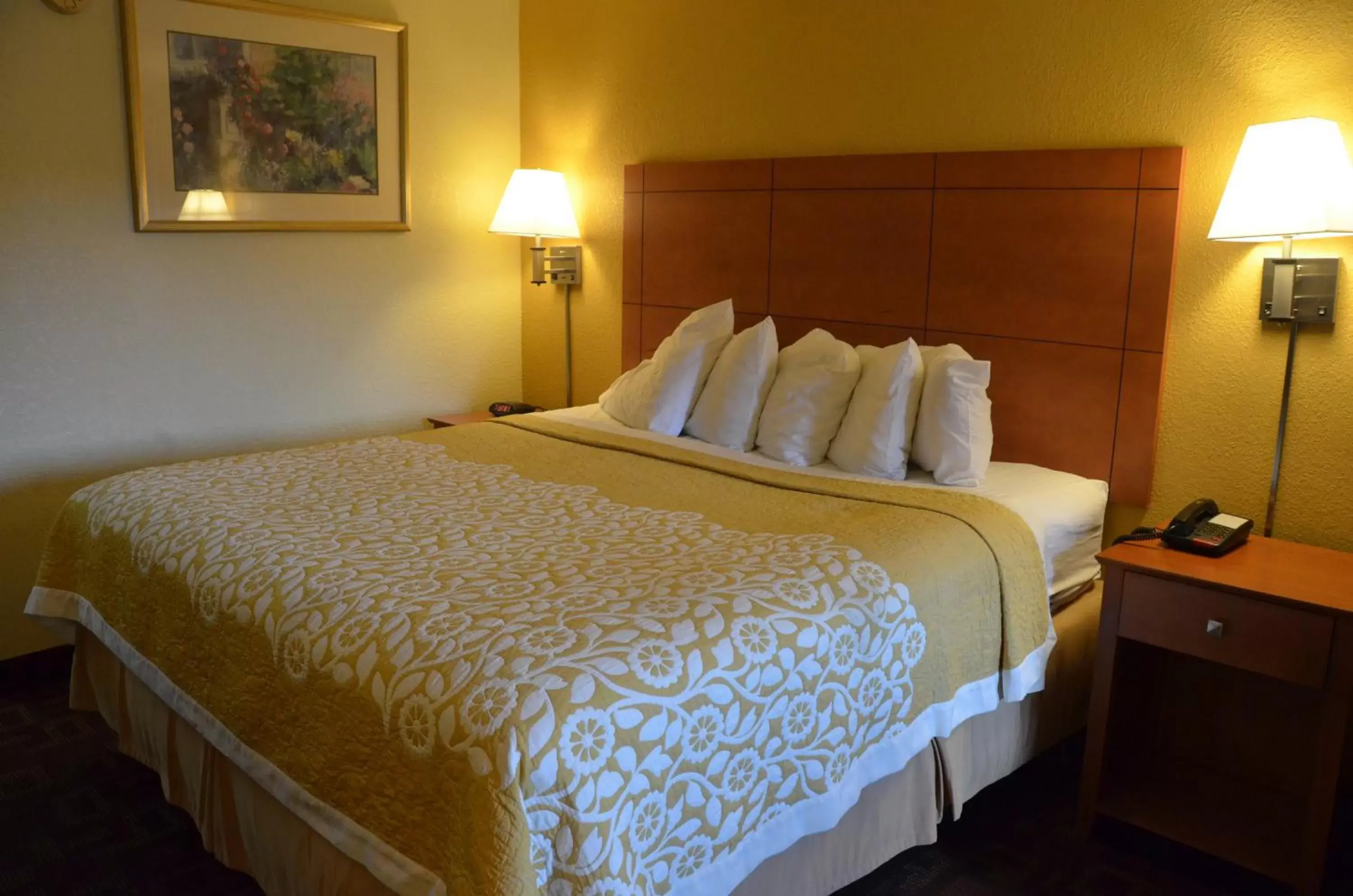 Bedroom, Bed in Days Inn by Wyndham Airport Nashville East