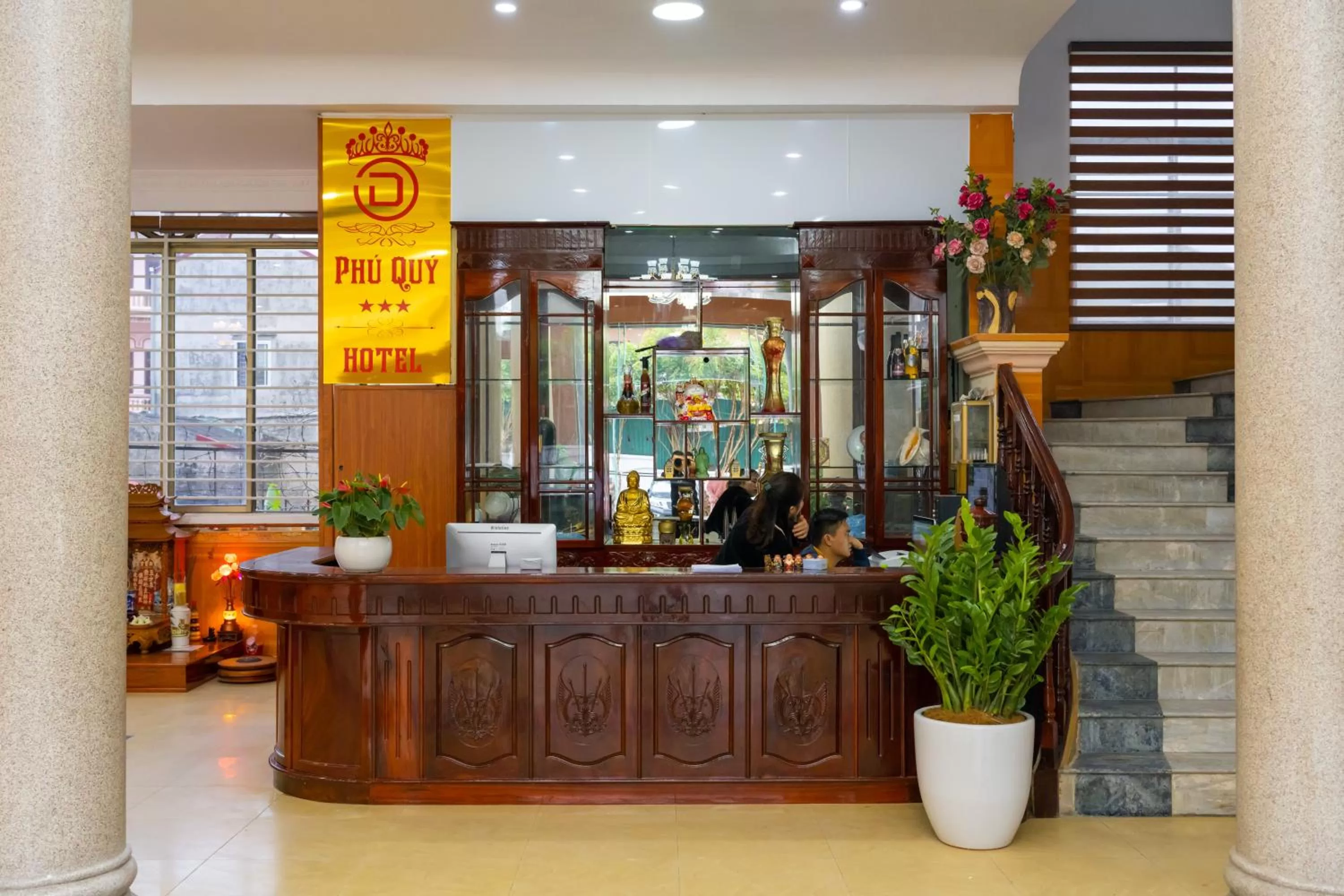 PHÚ QUÝ HOTEL near ĐÔNG KINH MARKET
