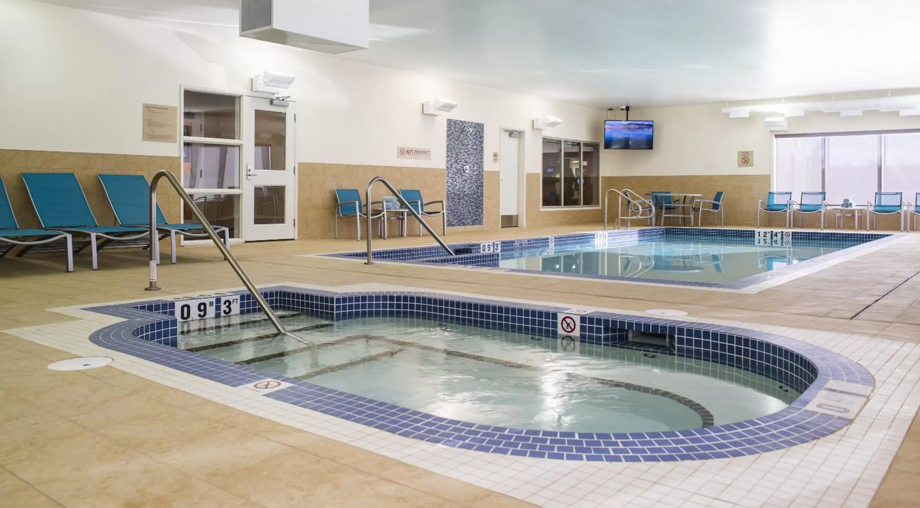 Swimming Pool in TownePlace Suites by Marriott Red Deer