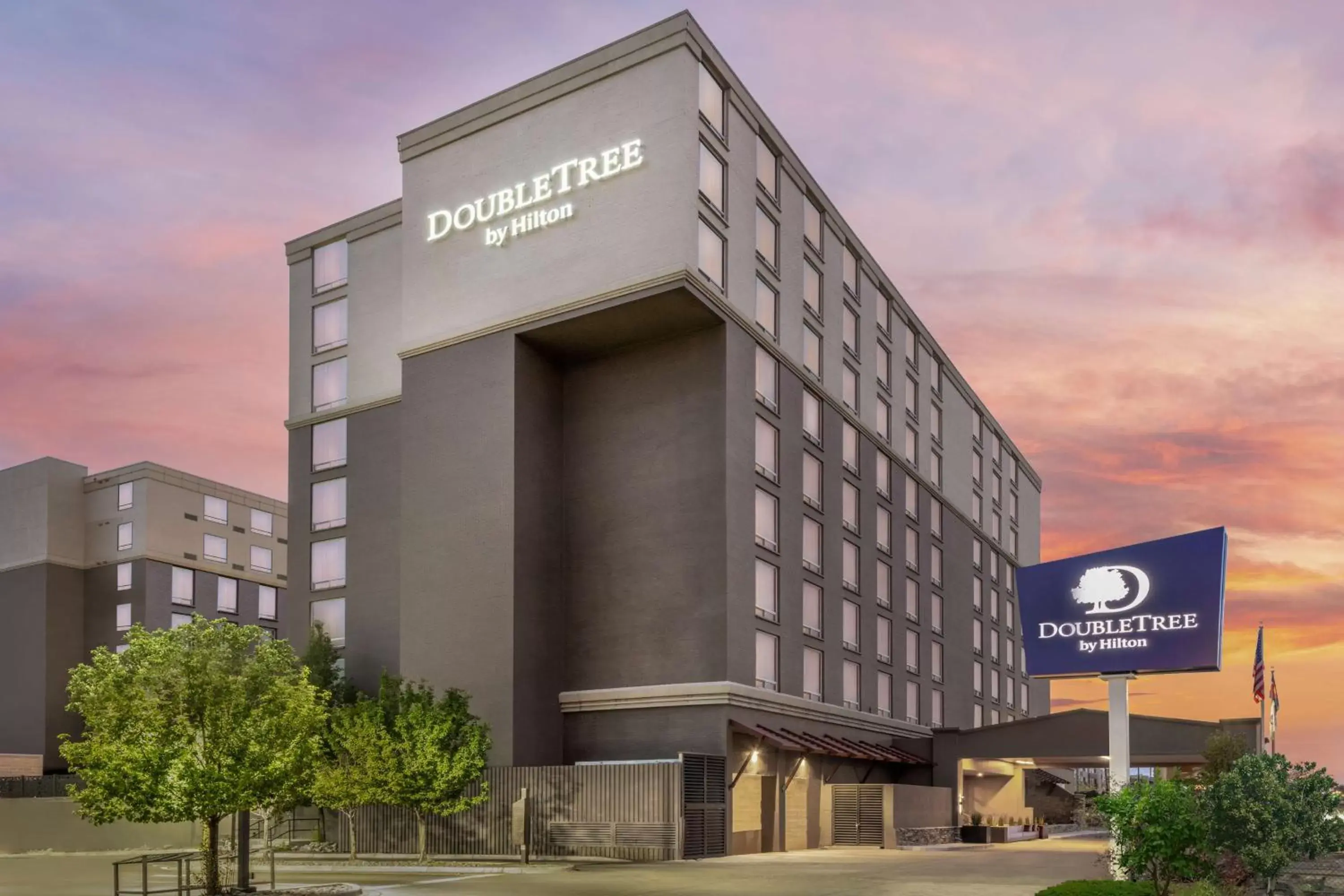 Property Building in DoubleTree by Hilton Denver Cherry Creek, CO