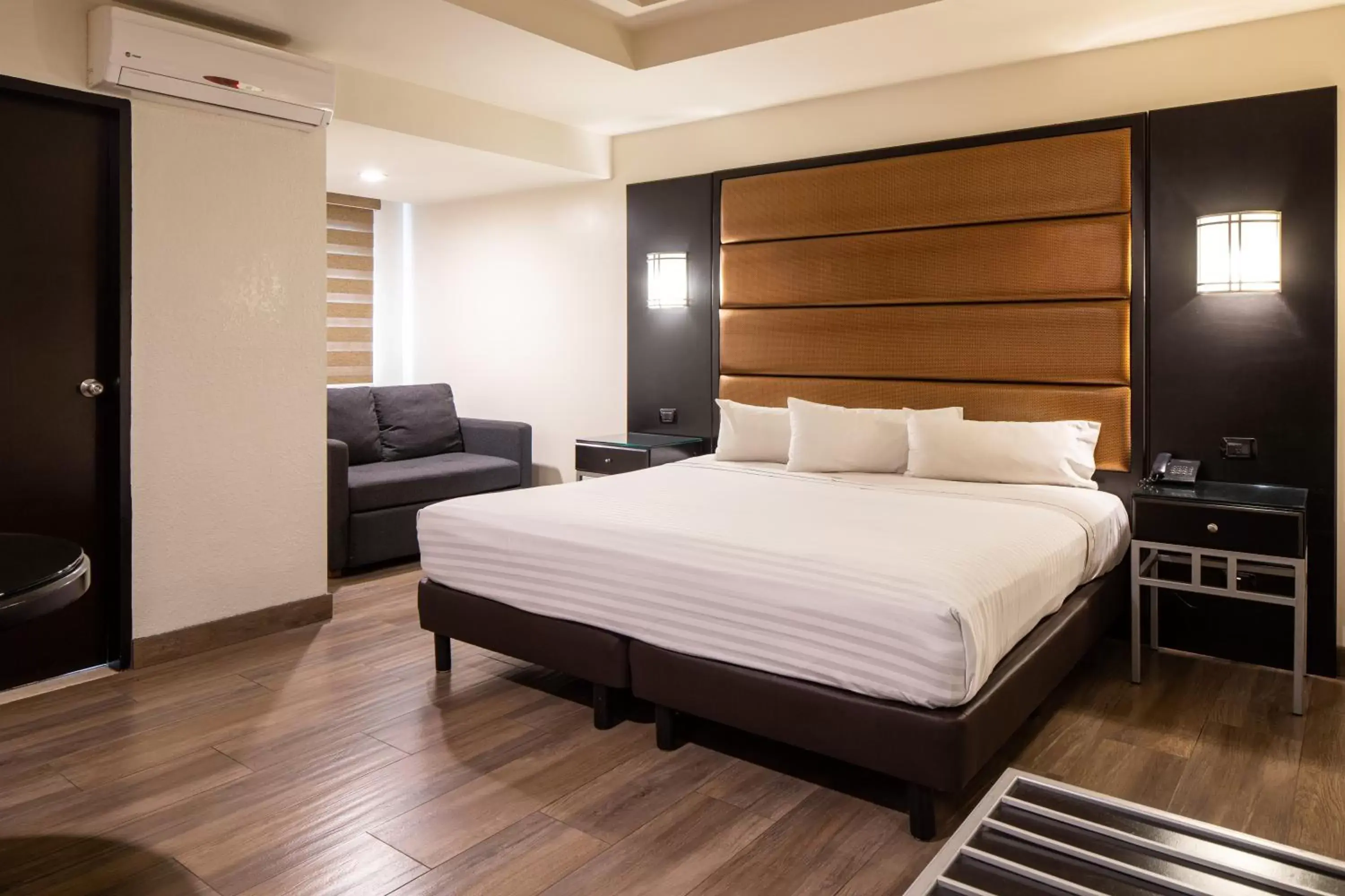 Bed in Hotel Astor Tijuana
