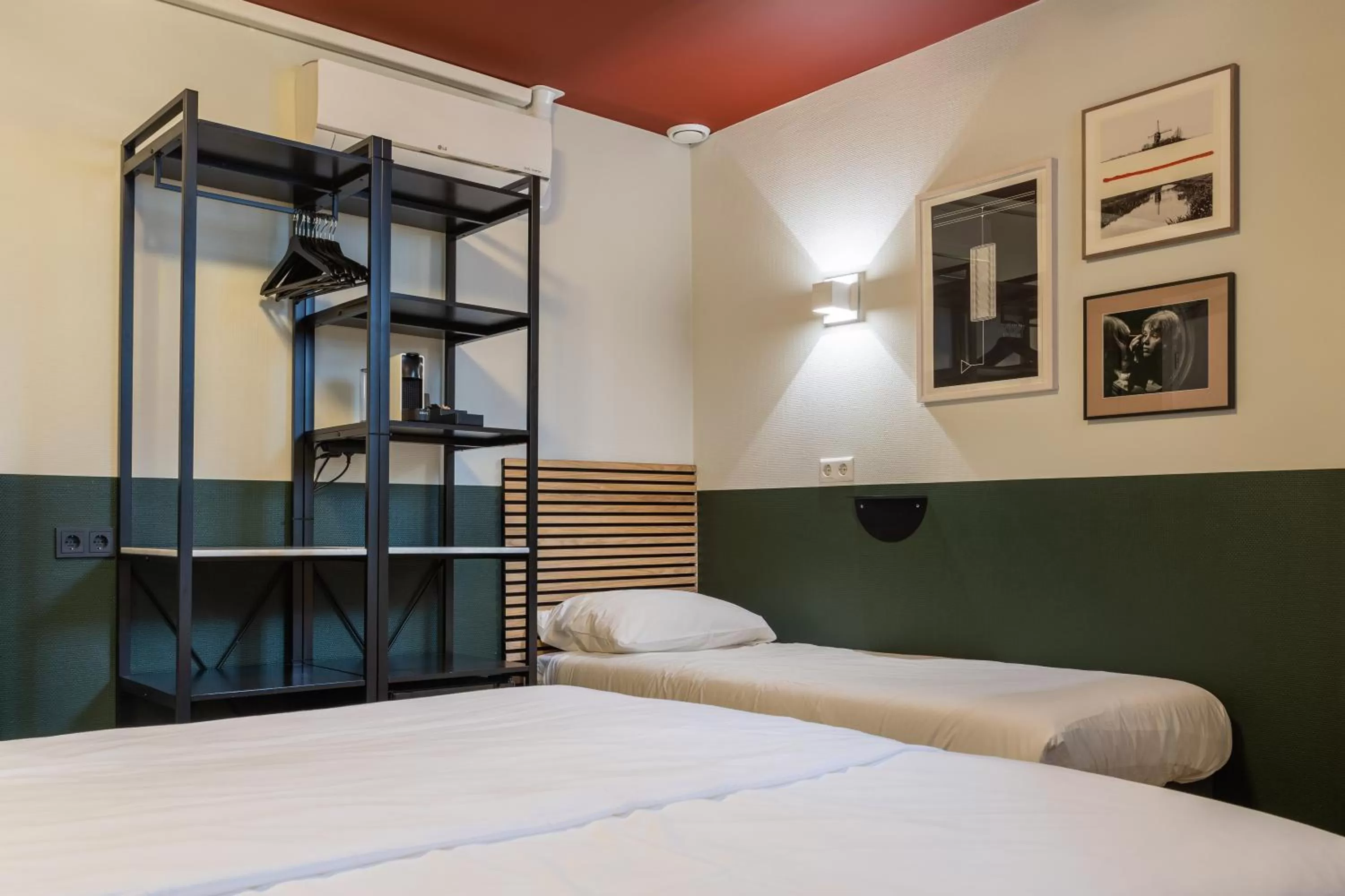 Photo of the whole room, Bed in Weber Hotel