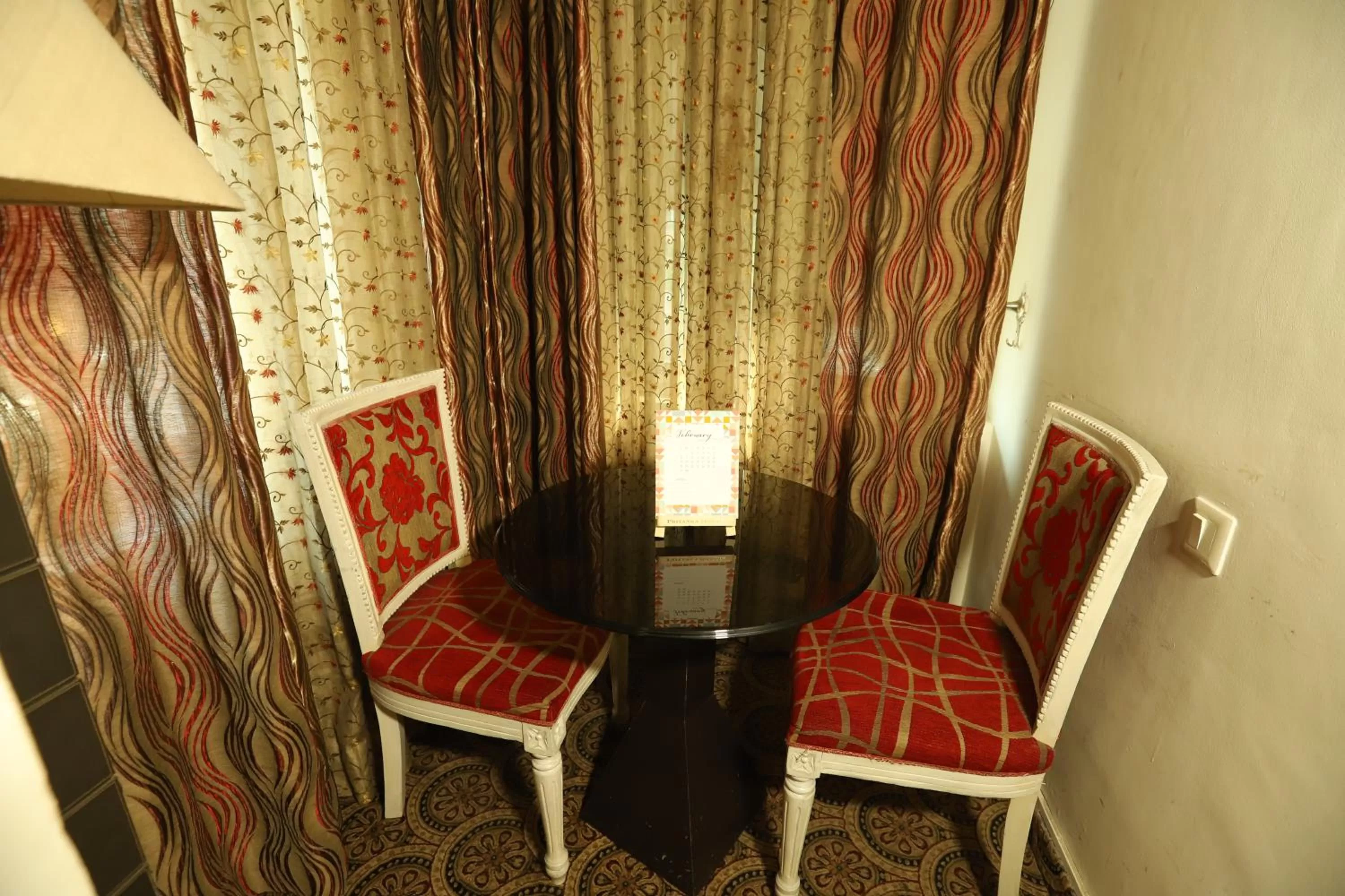 Seating area in Hotel Capitol Hills - Greater Kailash Delhi