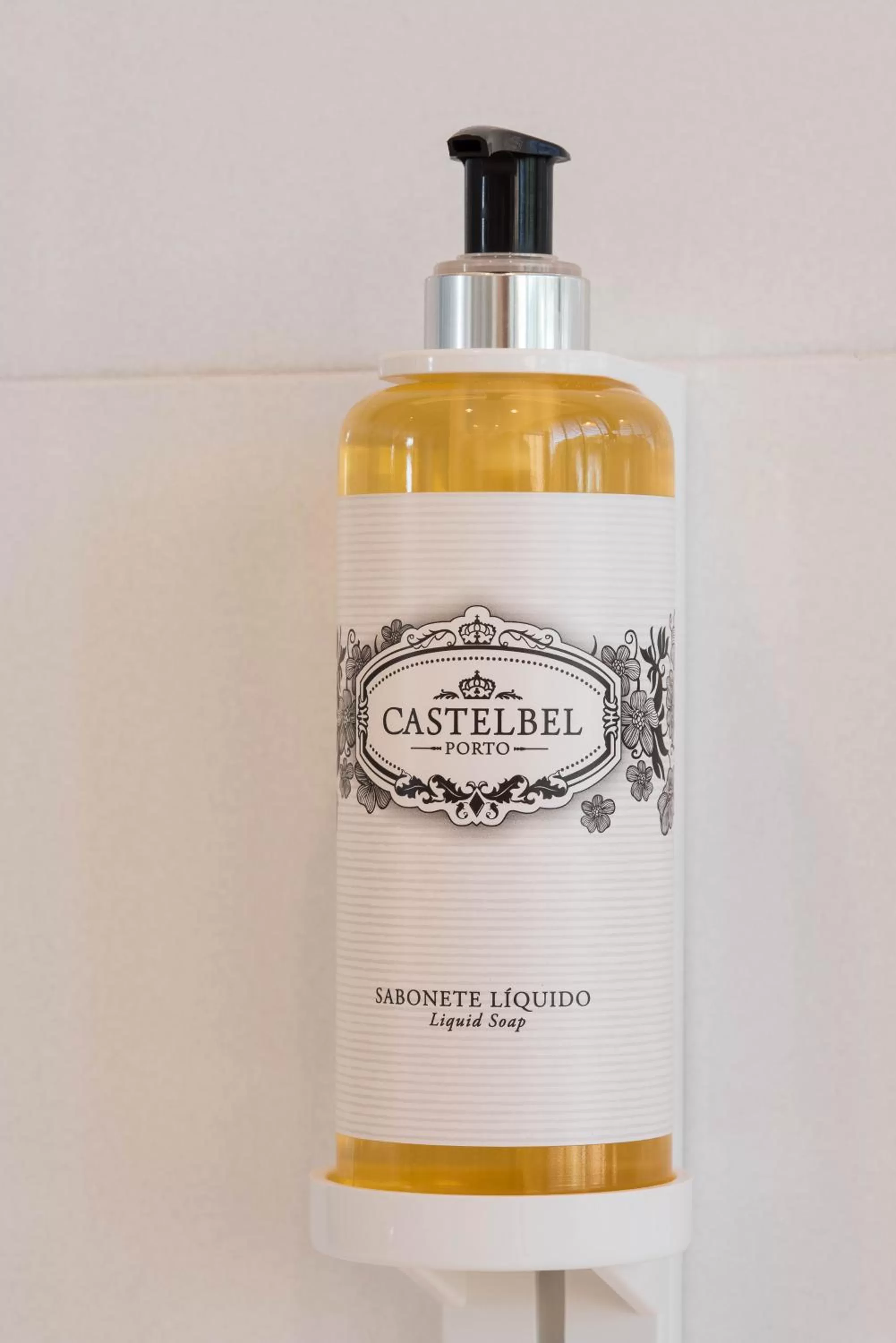 Toilet in Aroeira Lisbon Hotel - Sea & Golf