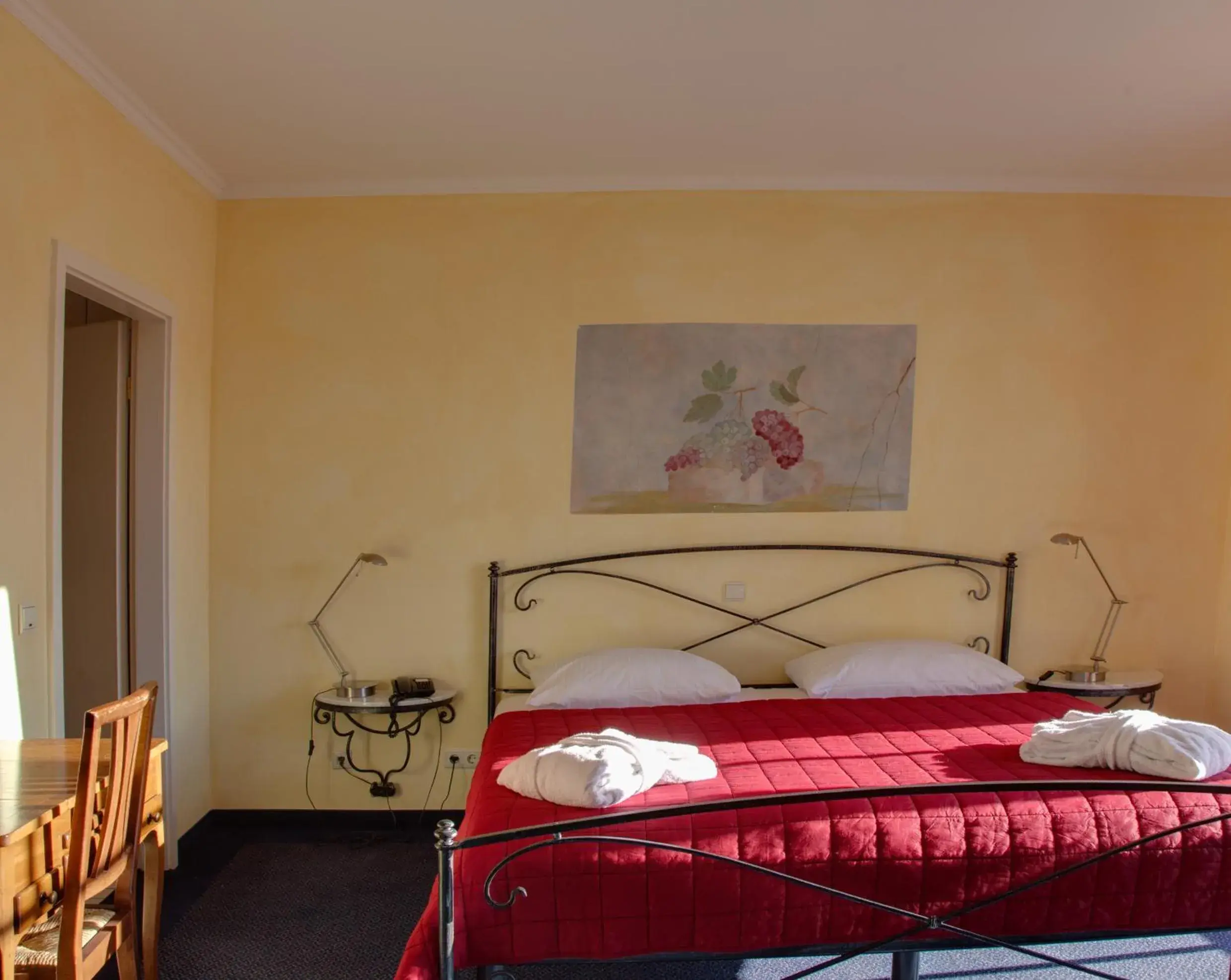 Bedroom, Bed in Hotel Landhaus Milser