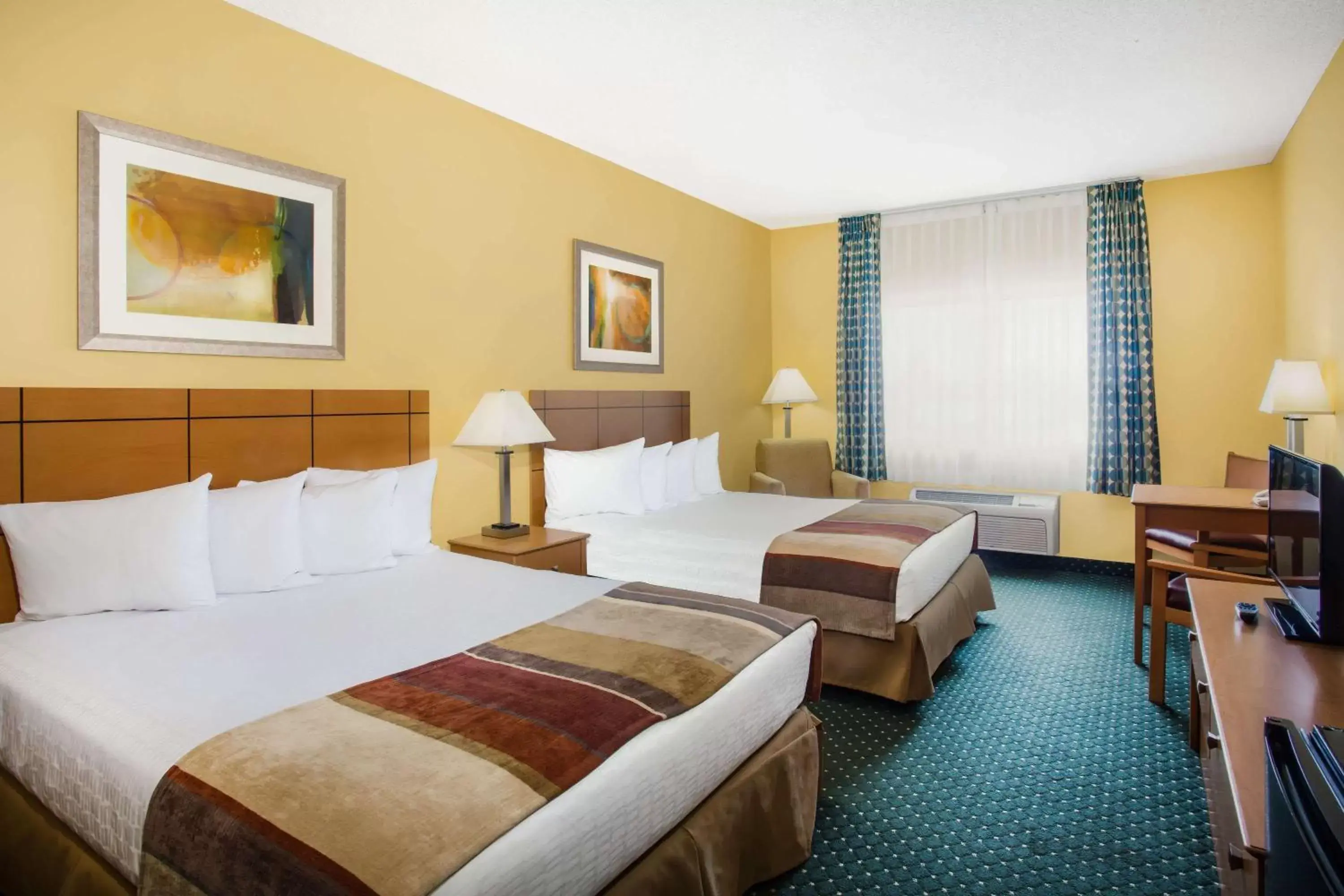 Photo of the whole room, Bed in Baymont by Wyndham Helena Photo of the whole room, Bed in Baymont by Wyndham Helena