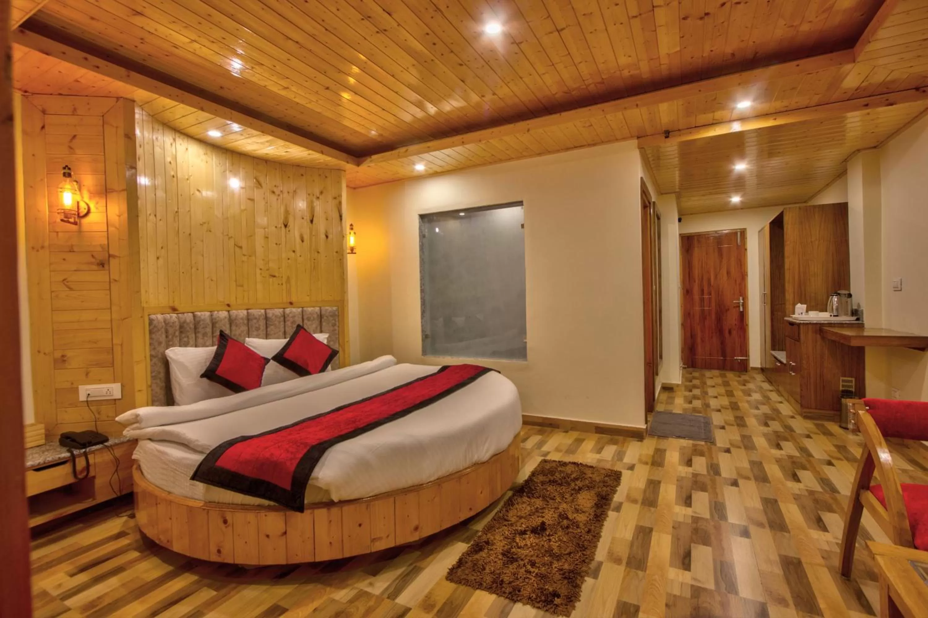 Bedroom, Bed in Snow City's Montana Blues Resort Manali - Heated & Air-Cooled Stay