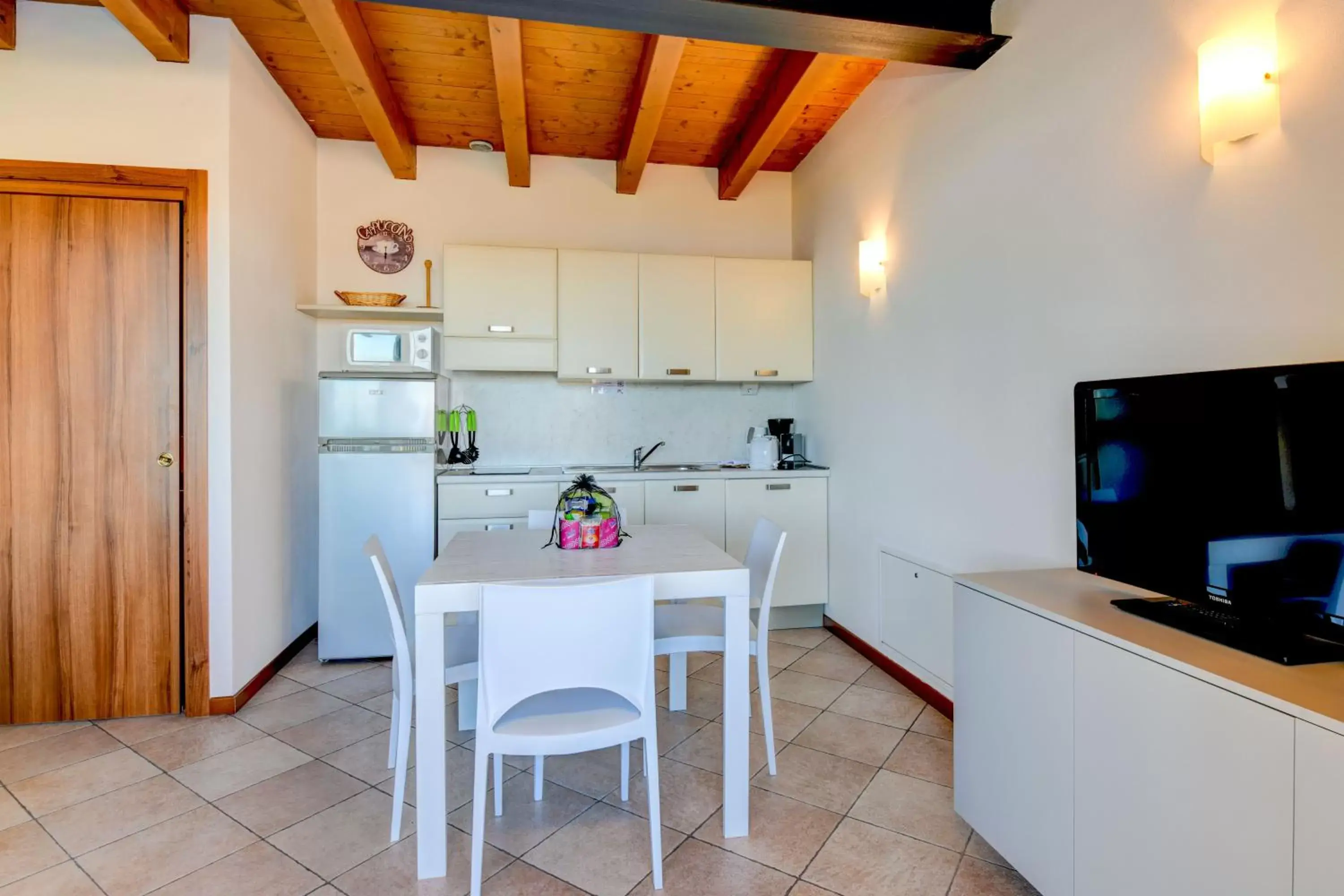 TV and multimedia, Dining Area in Relais Rosa Dei Venti -Ciao Vacanze-