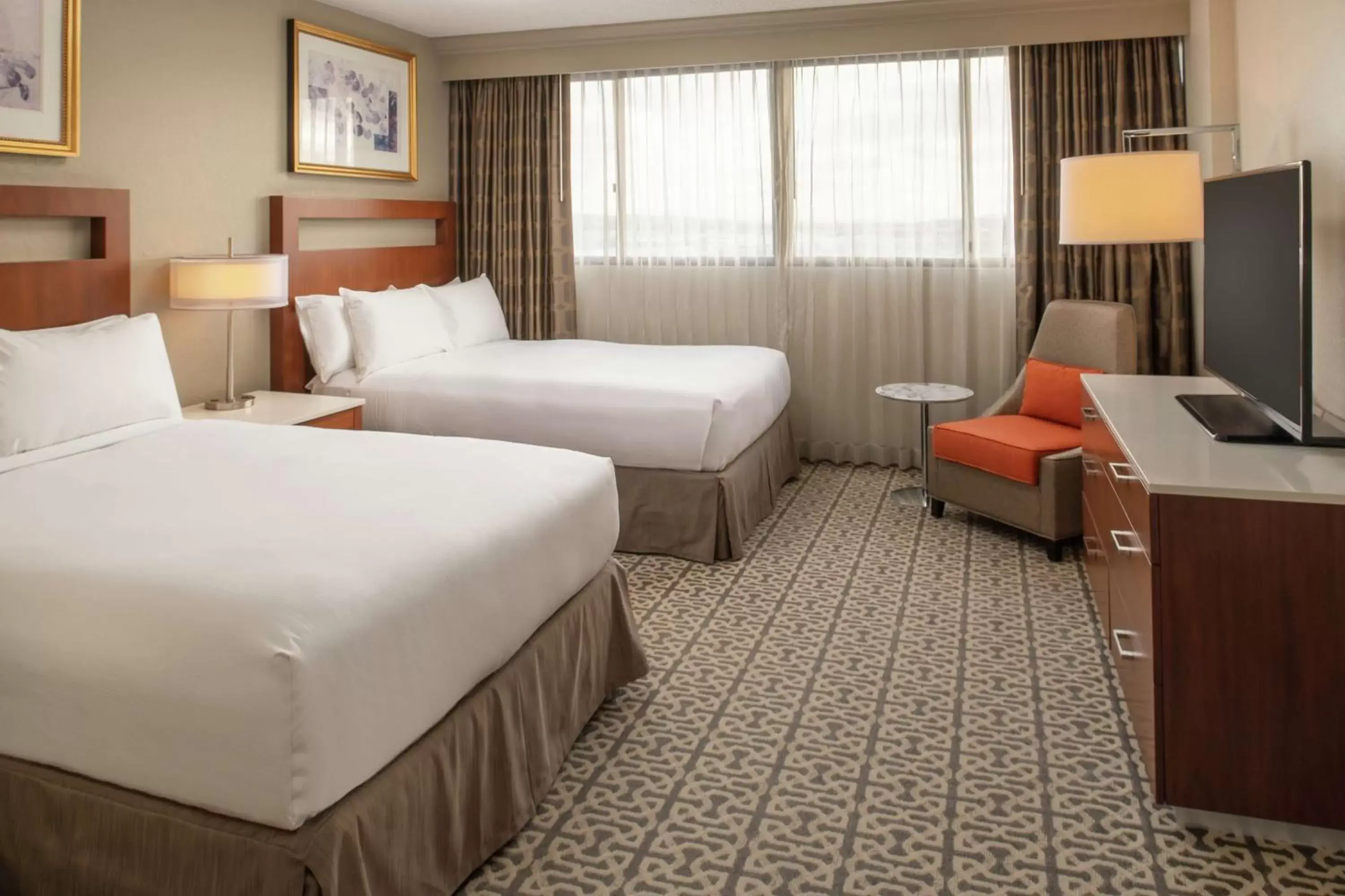 Bedroom, Bed in DoubleTree Suites by Hilton Seattle Airport/Southcenter
