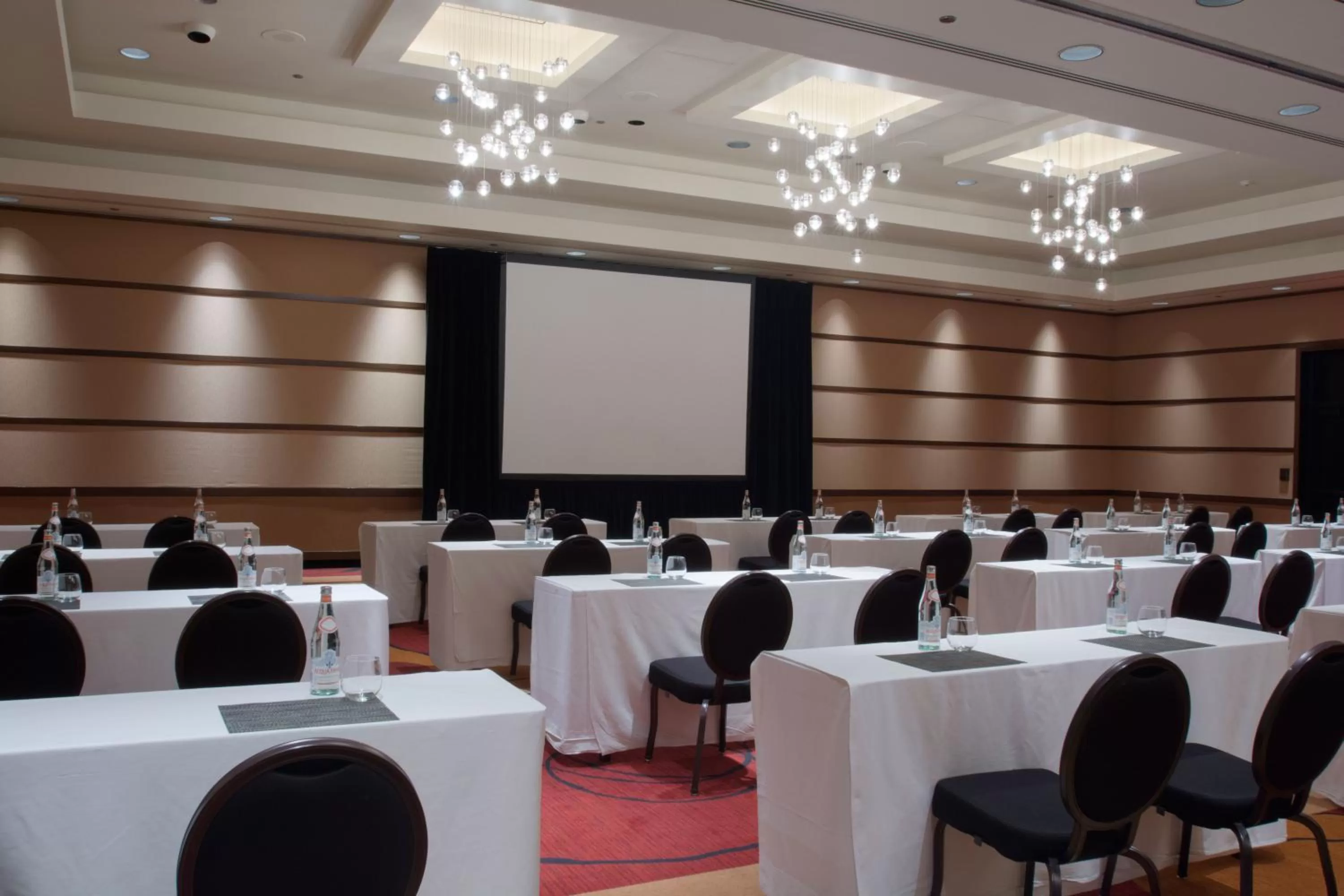 Business facilities in Hotel Murano