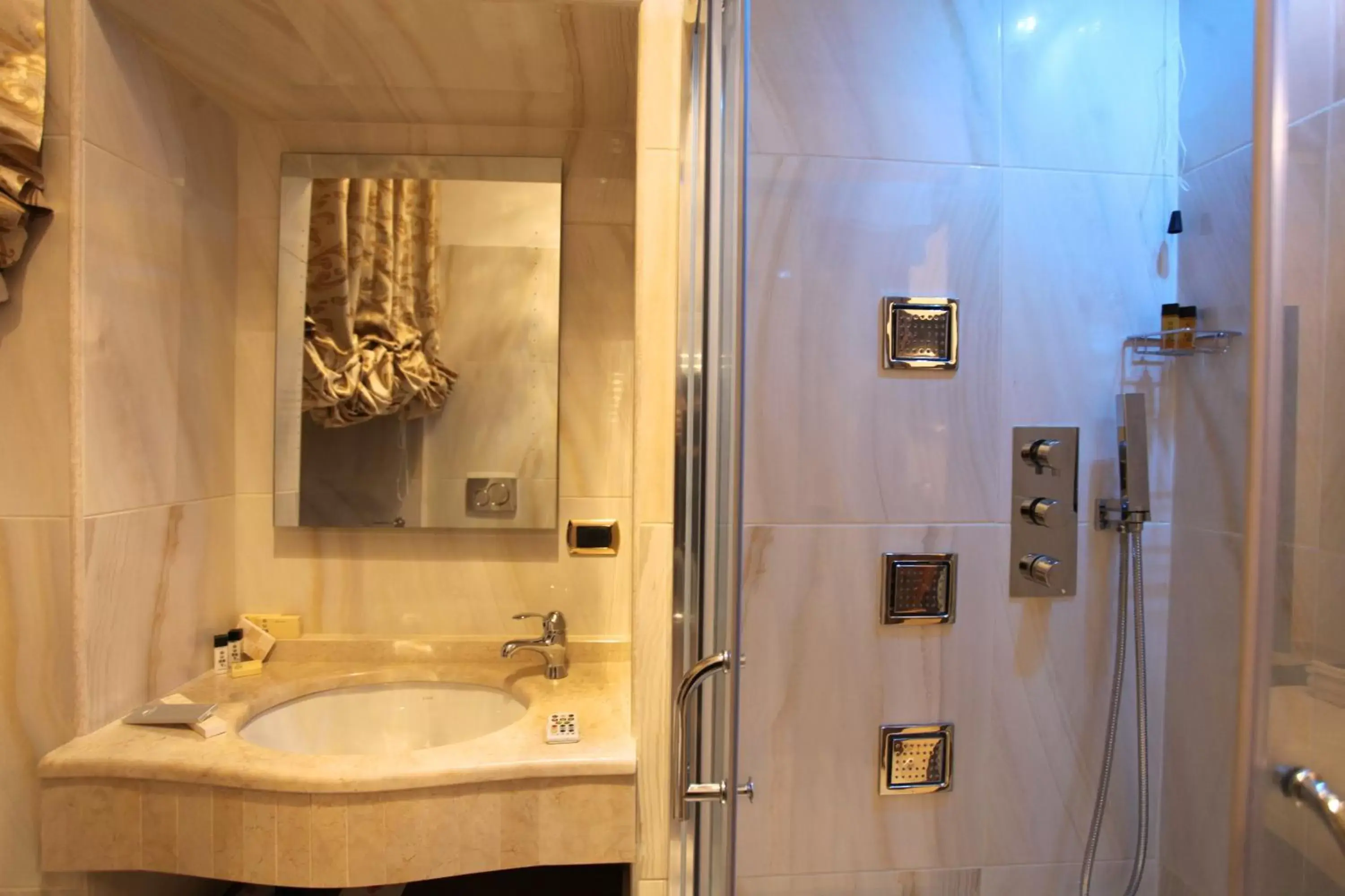 Shower, Bathroom in B&B Roma Royal Residence