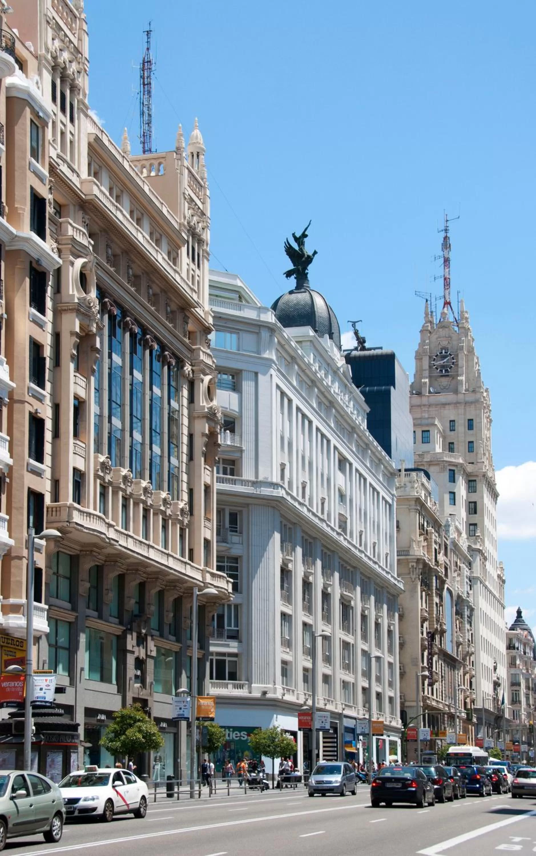 Property building in INNSIDE by Meliá Madrid Gran Vía