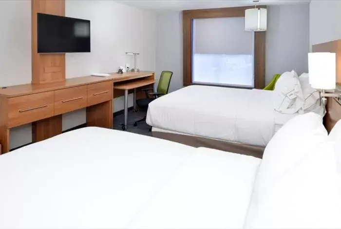 Day, Bed in Holiday Inn Express & Suites Lexington Midtown - I-75, an IHG Hotel