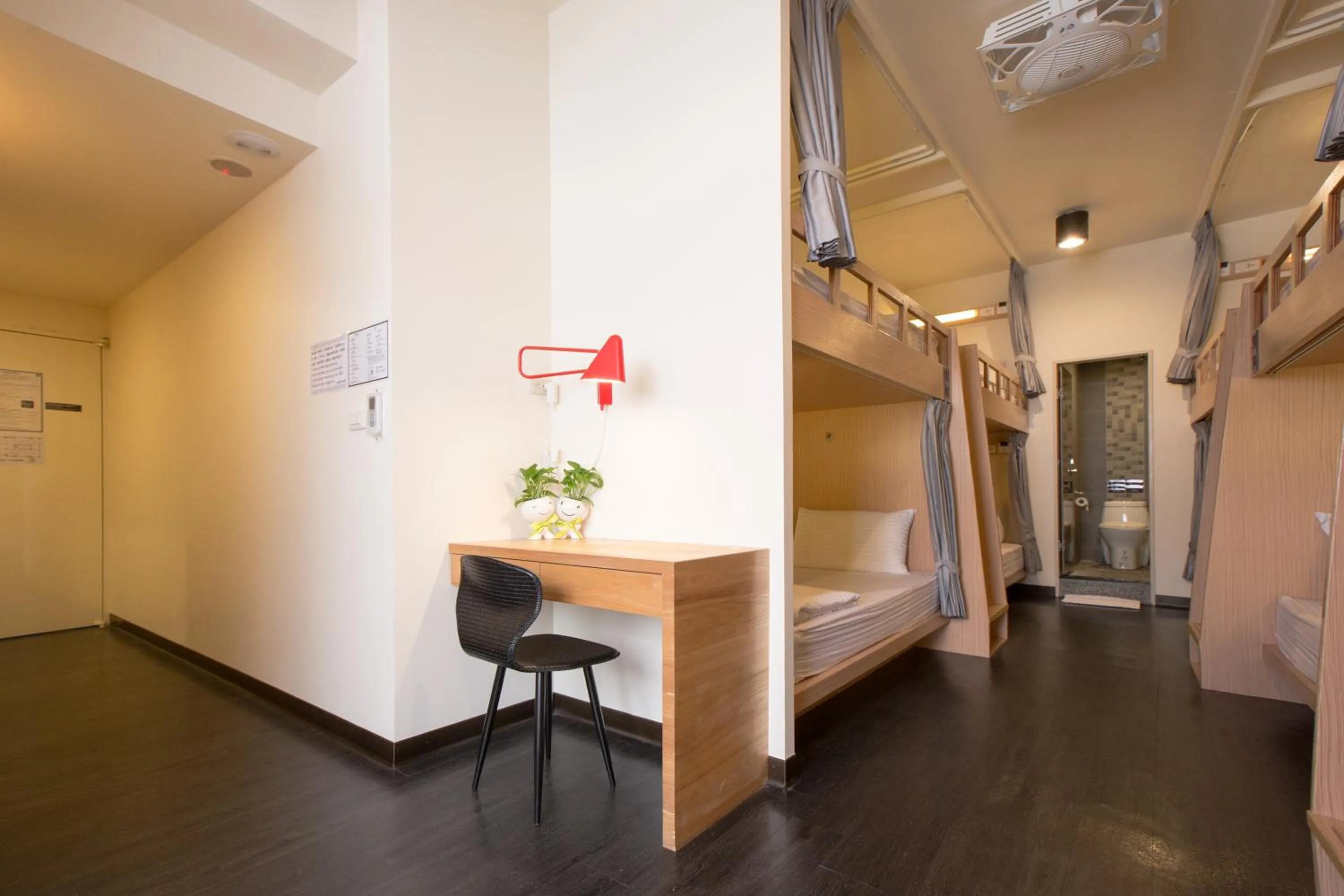 bunk bed, Bed in Fun Inn Taipei Hostel