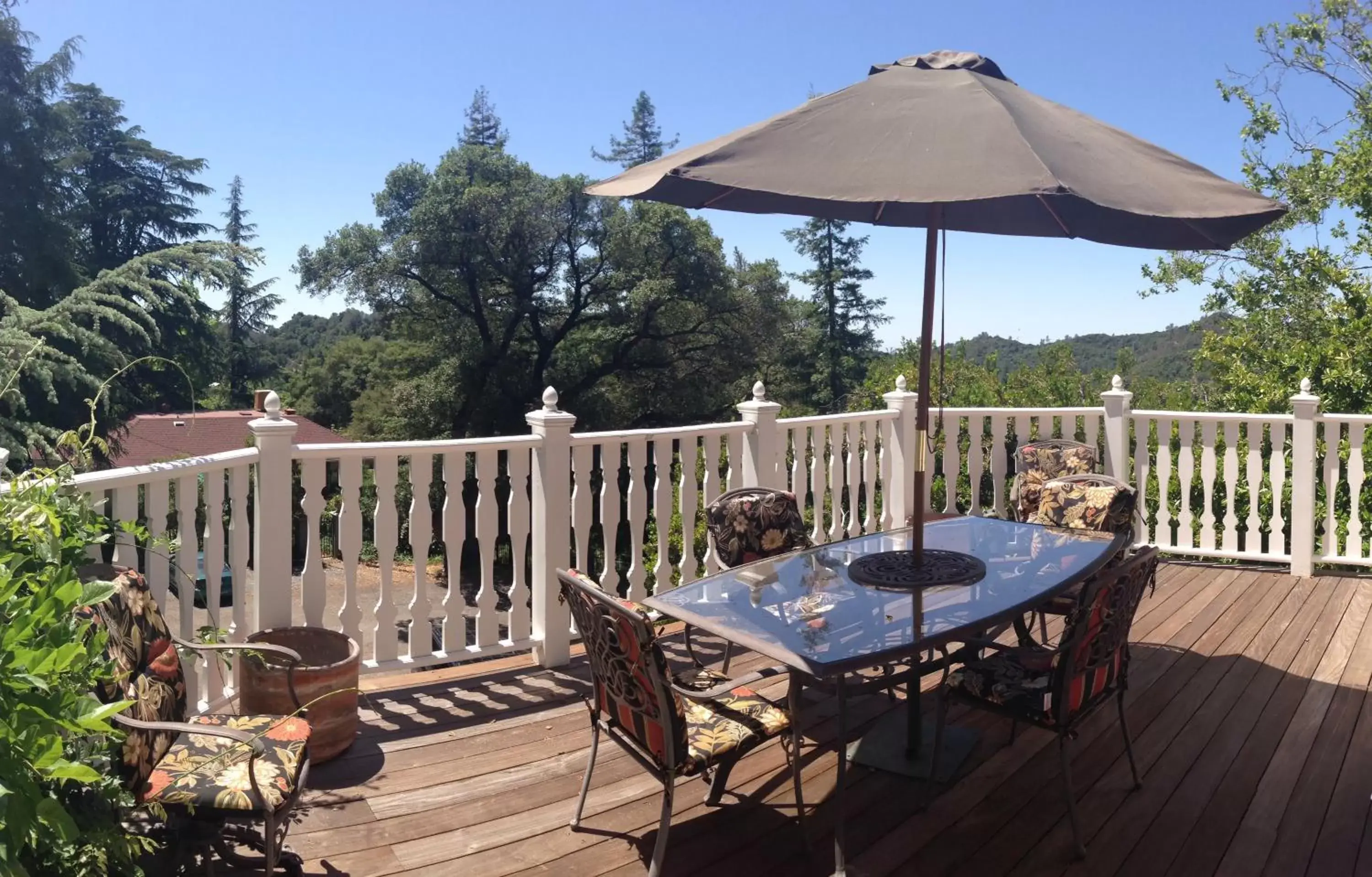 Balcony/Terrace in The Inn on Knowles Hill Bed & Breakfast Hotel