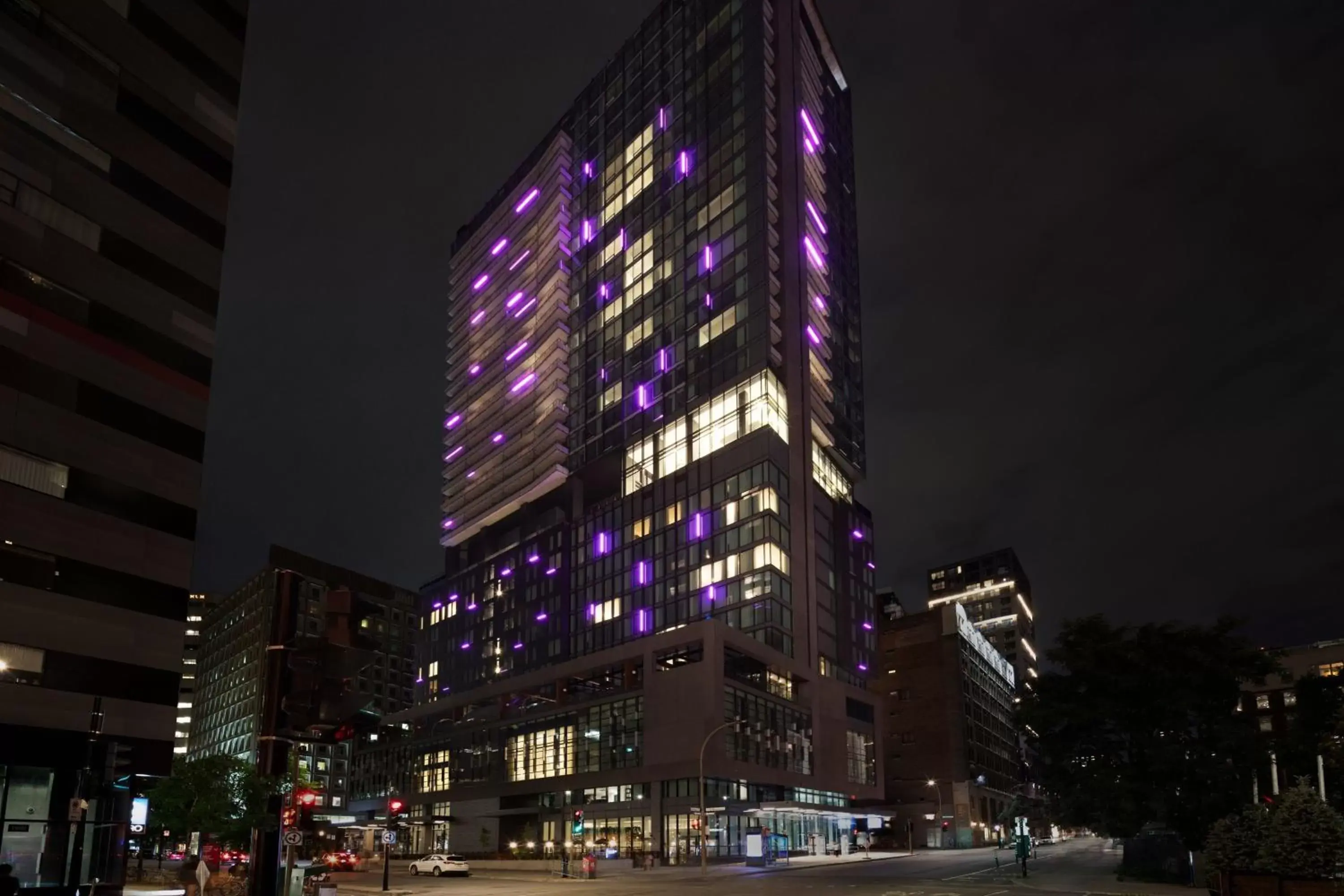 Property Building in HONEYROSE Hotel, Montreal, a Tribute Portfolio Hotel