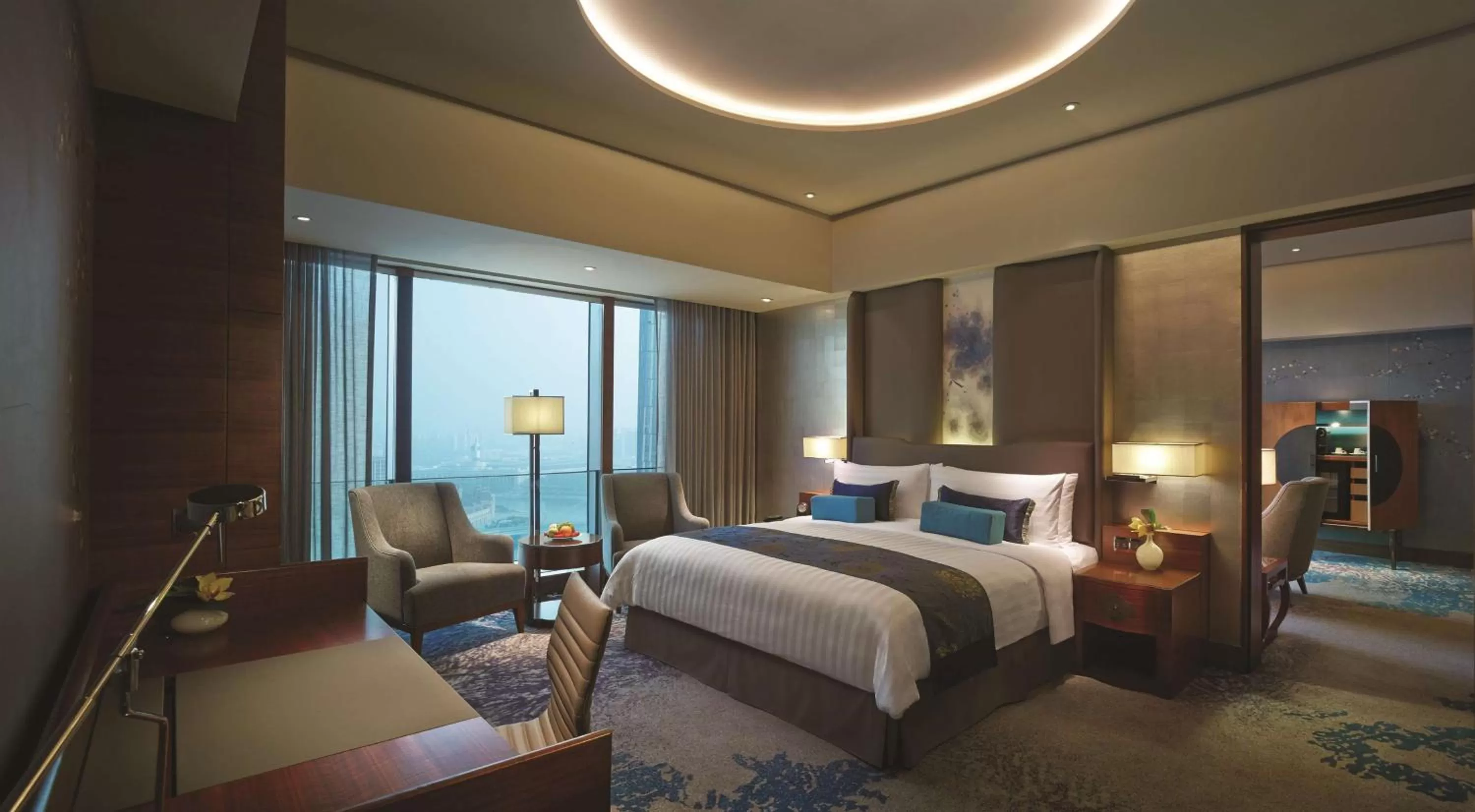 Photo of the whole room, Bed in Shangri-La Tianjin