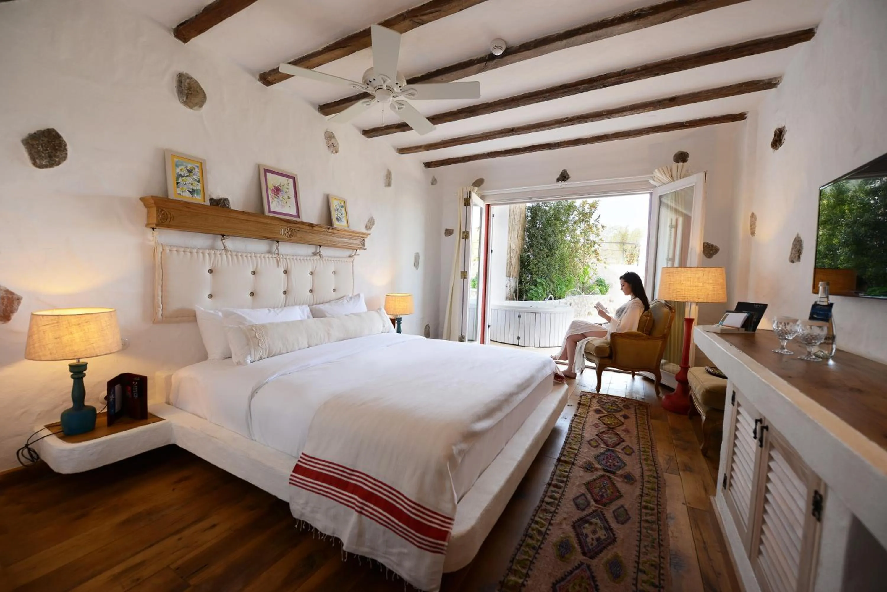 Photo of the whole room, Bed in Hotel Unique-Boutique Class - Adults Only