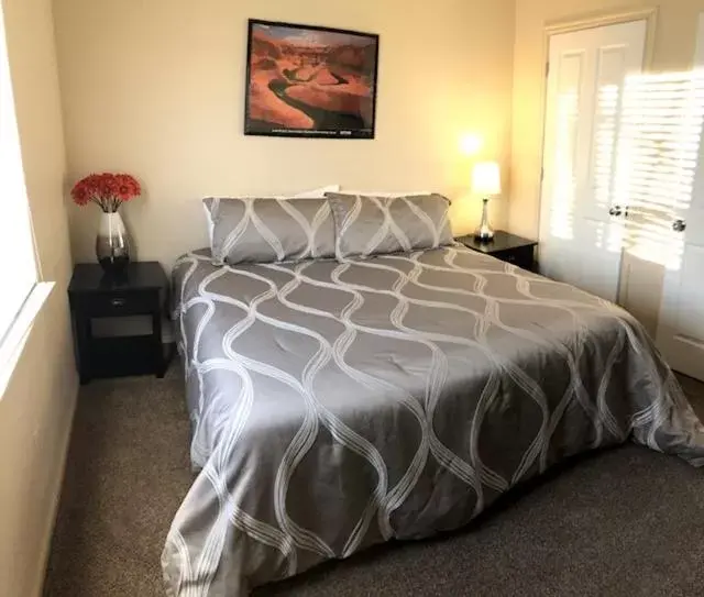 Bed in Cedar Canyon Condos