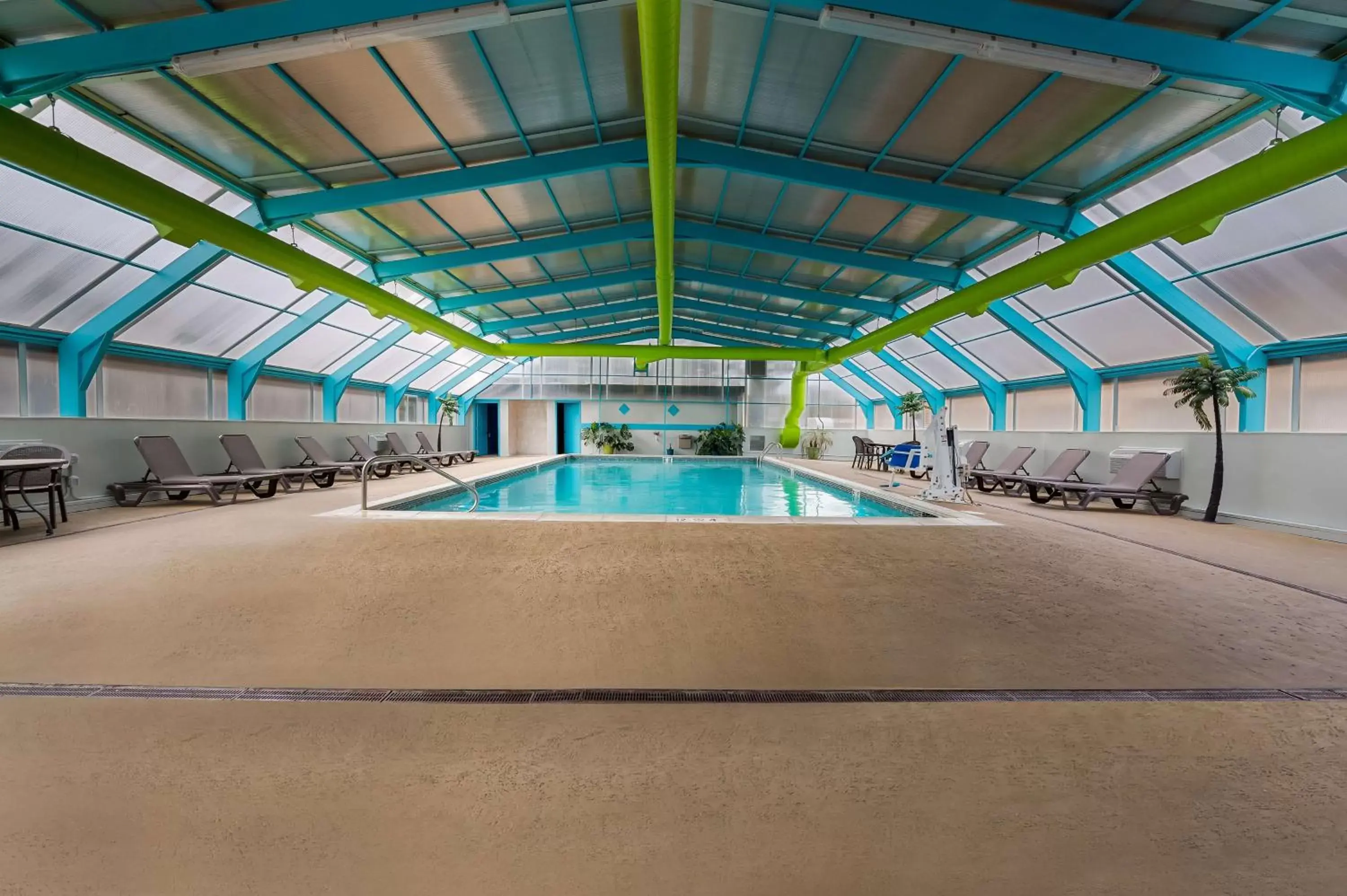 Pool view, Swimming Pool in Best Western Detroit Livonia
