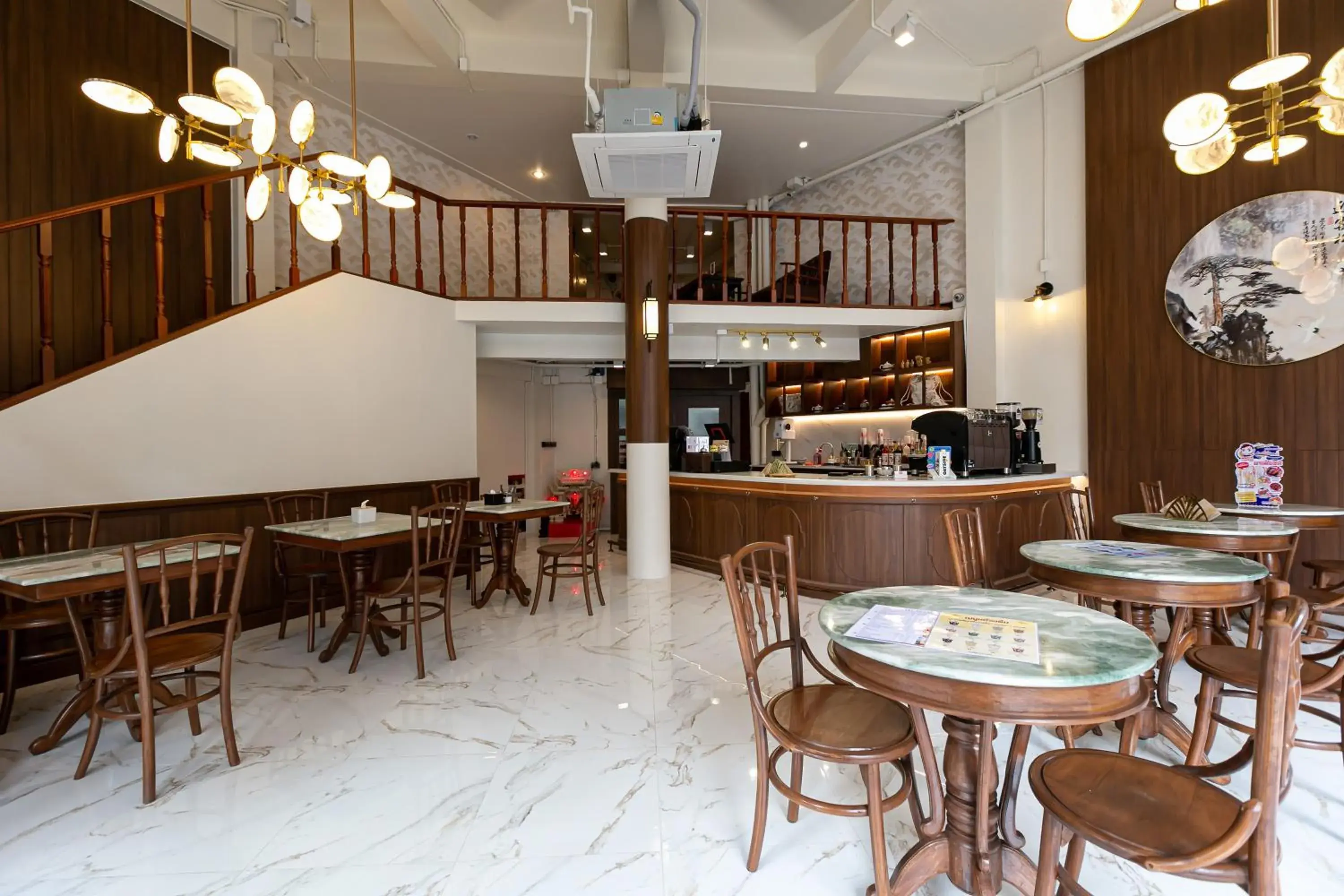 Restaurant/Places to Eat in Loftel 22 Hostel