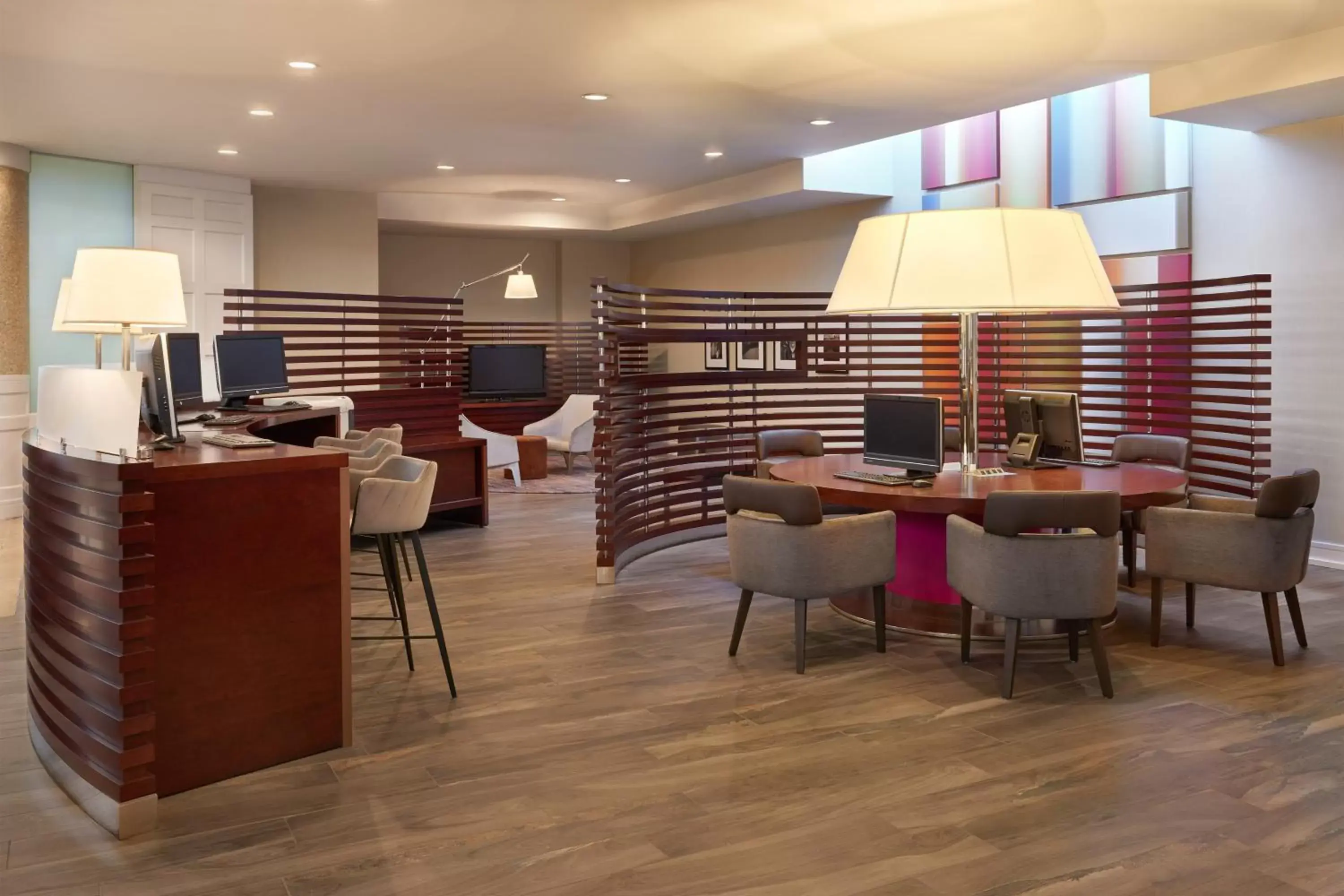 Lounge or bar in Sheraton Parkway Toronto North Hotel & Suites