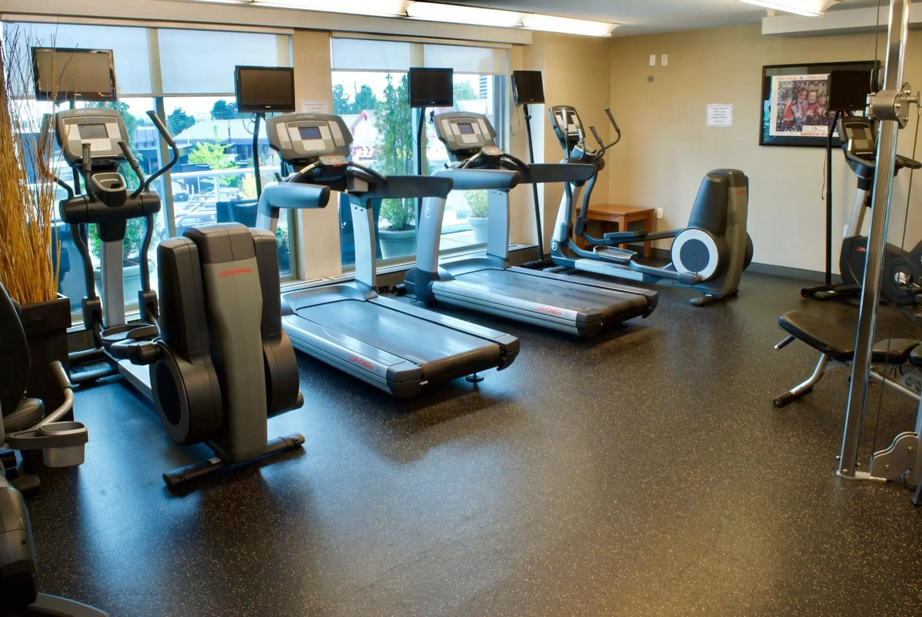 Spa and wellness centre/facilities, Fitness Center/Facilities in Holiday Inn Vancouver Airport Richmond, an IHG Hotel