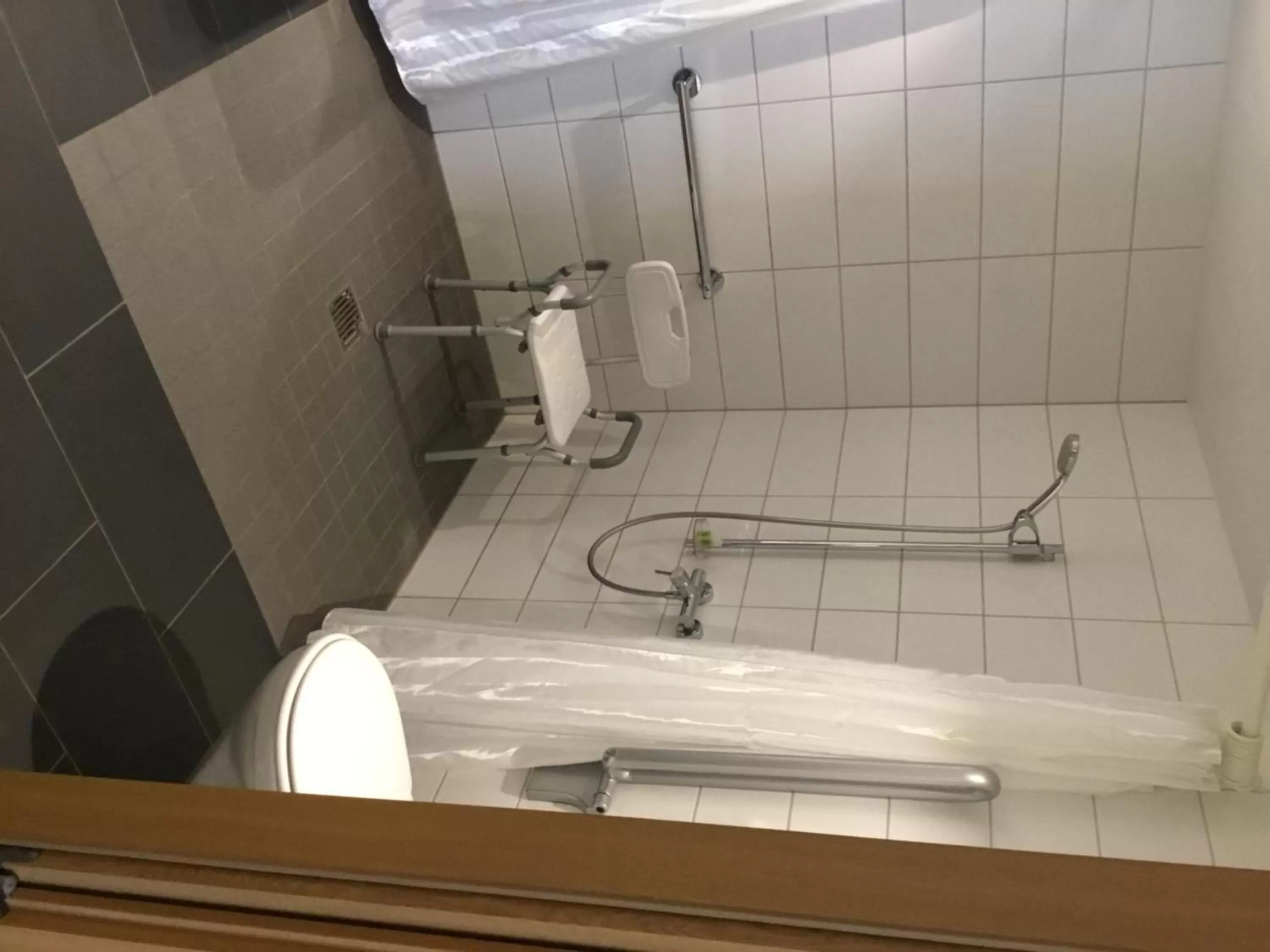 Photo of the whole room in Ardey Hotel