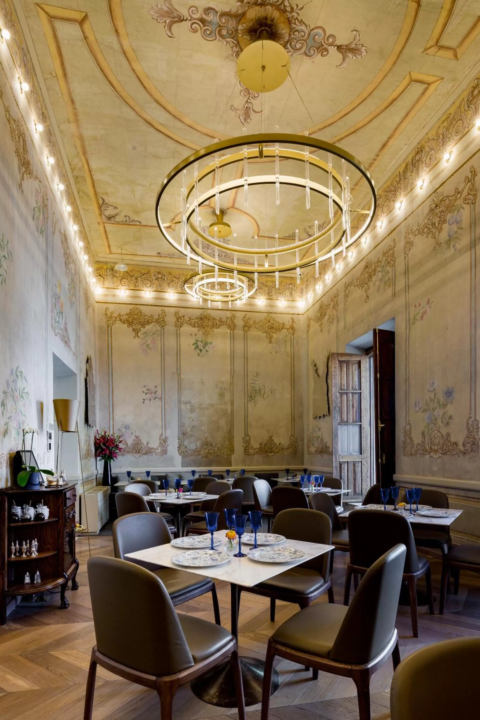 Restaurant/places to eat in Central Hotel Boutique