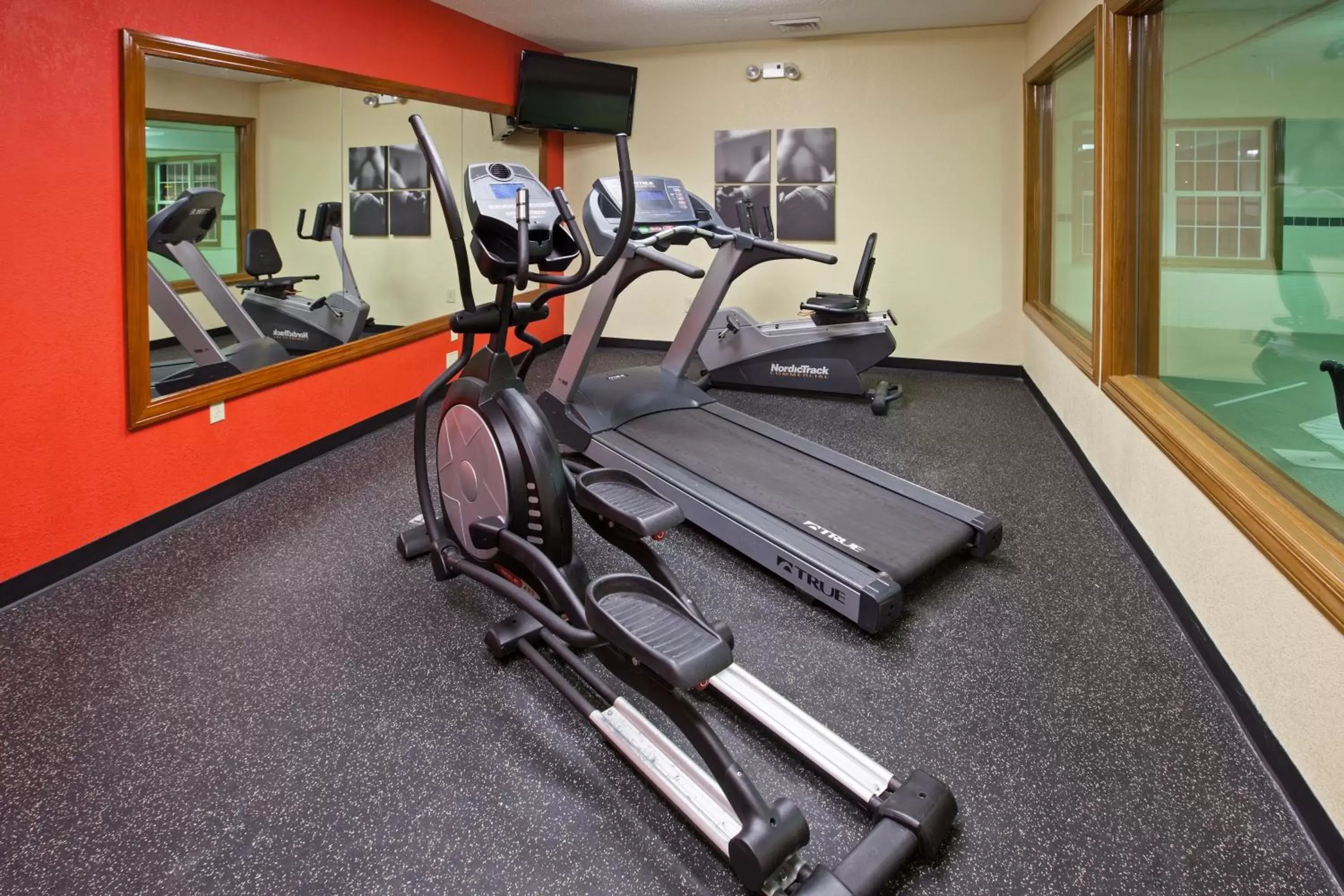 Fitness centre/facilities, Fitness Center/Facilities in Country Inn & Suites by Radisson, Macedonia, OH