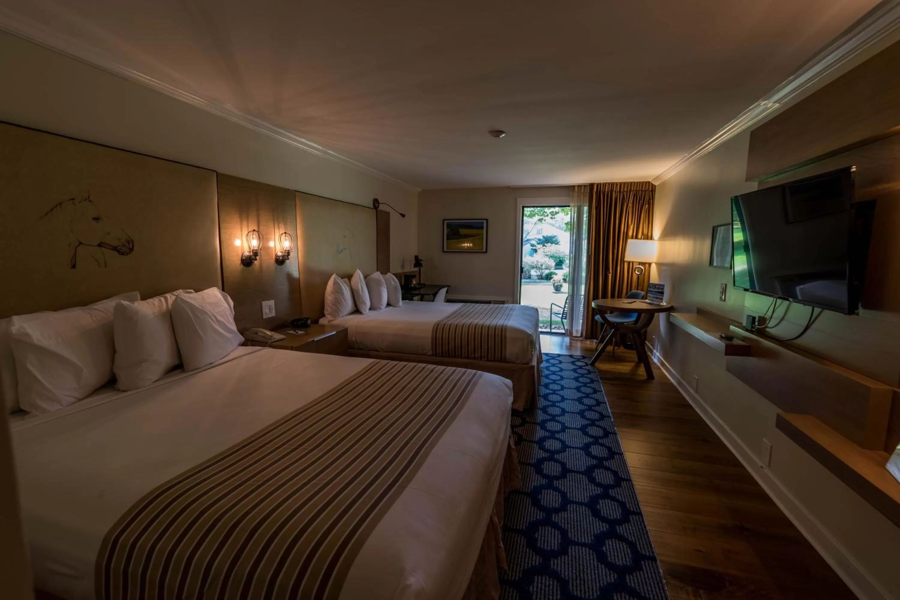 Photo of the whole room, Bed in Interlaken Inn