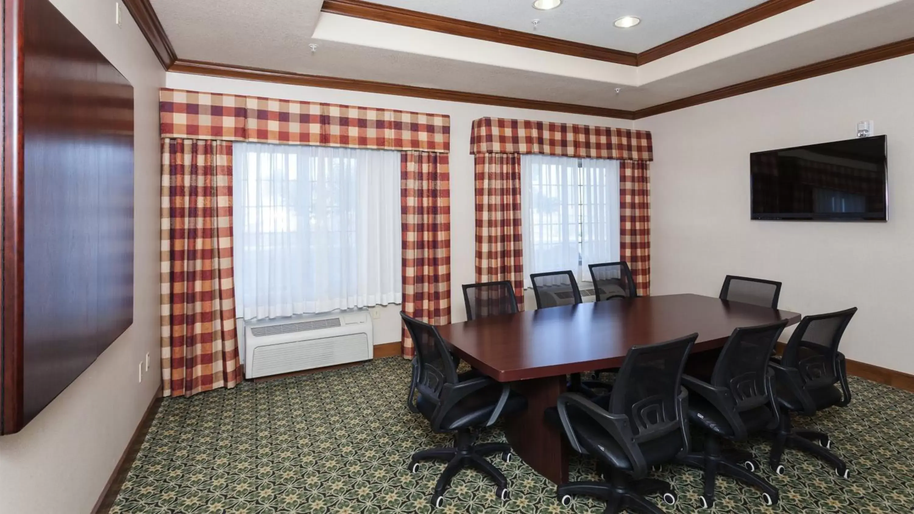 Meeting/conference room in Staybridge Suites Las Cruces, an IHG Hotel