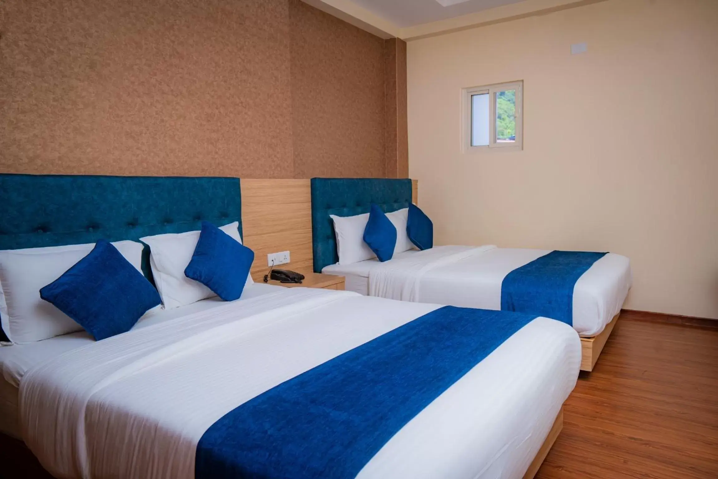 Bed in Majestic Lake Front Hotel & Suites Bed in Majestic Lake Front Hotel & Suites